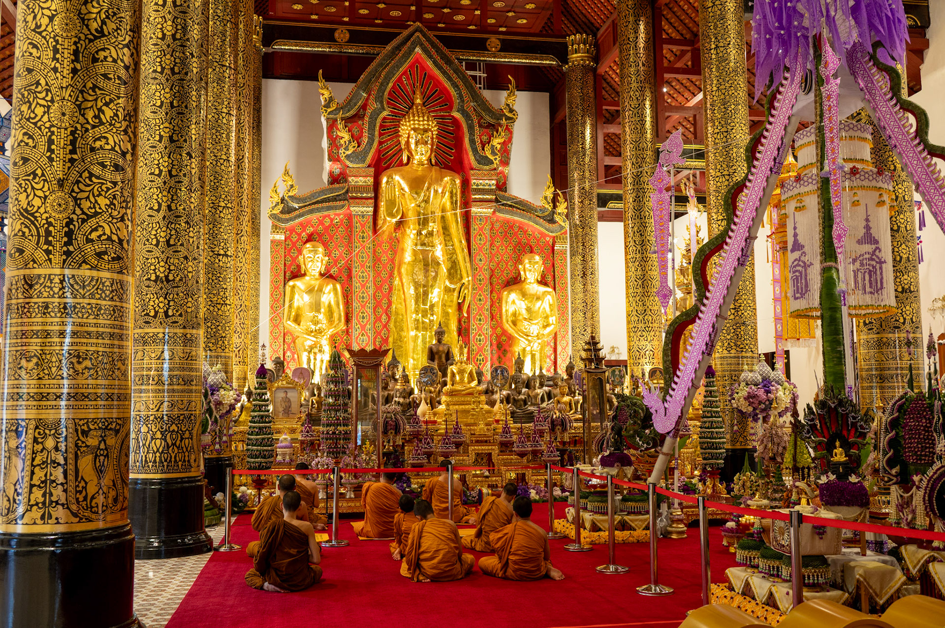 Wat Chedi Luang temple interior