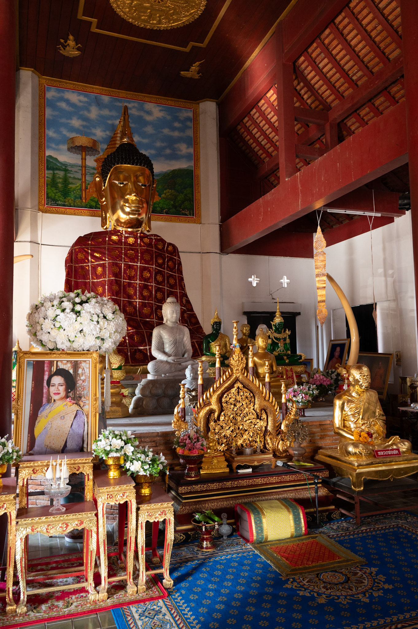 Obligatory photo of the late queen