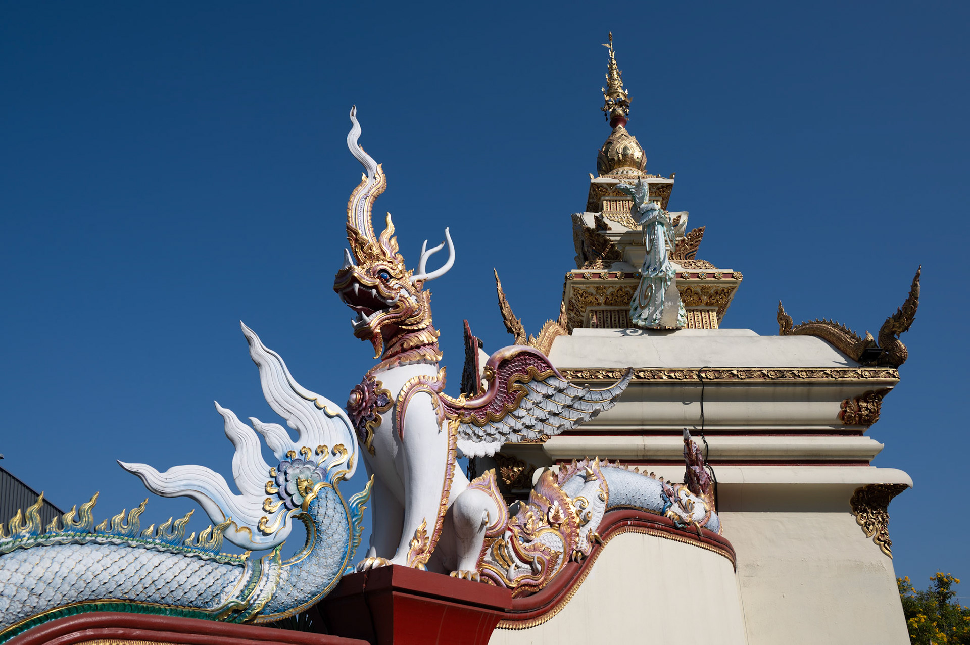 Guard dragons of Wat Muen Tum
