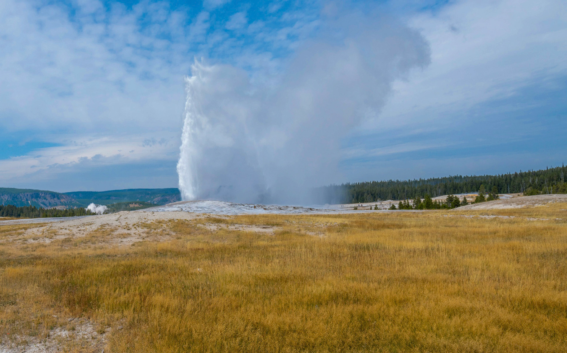 Old Faithful. Yellowstone Wyoming 12/09/18