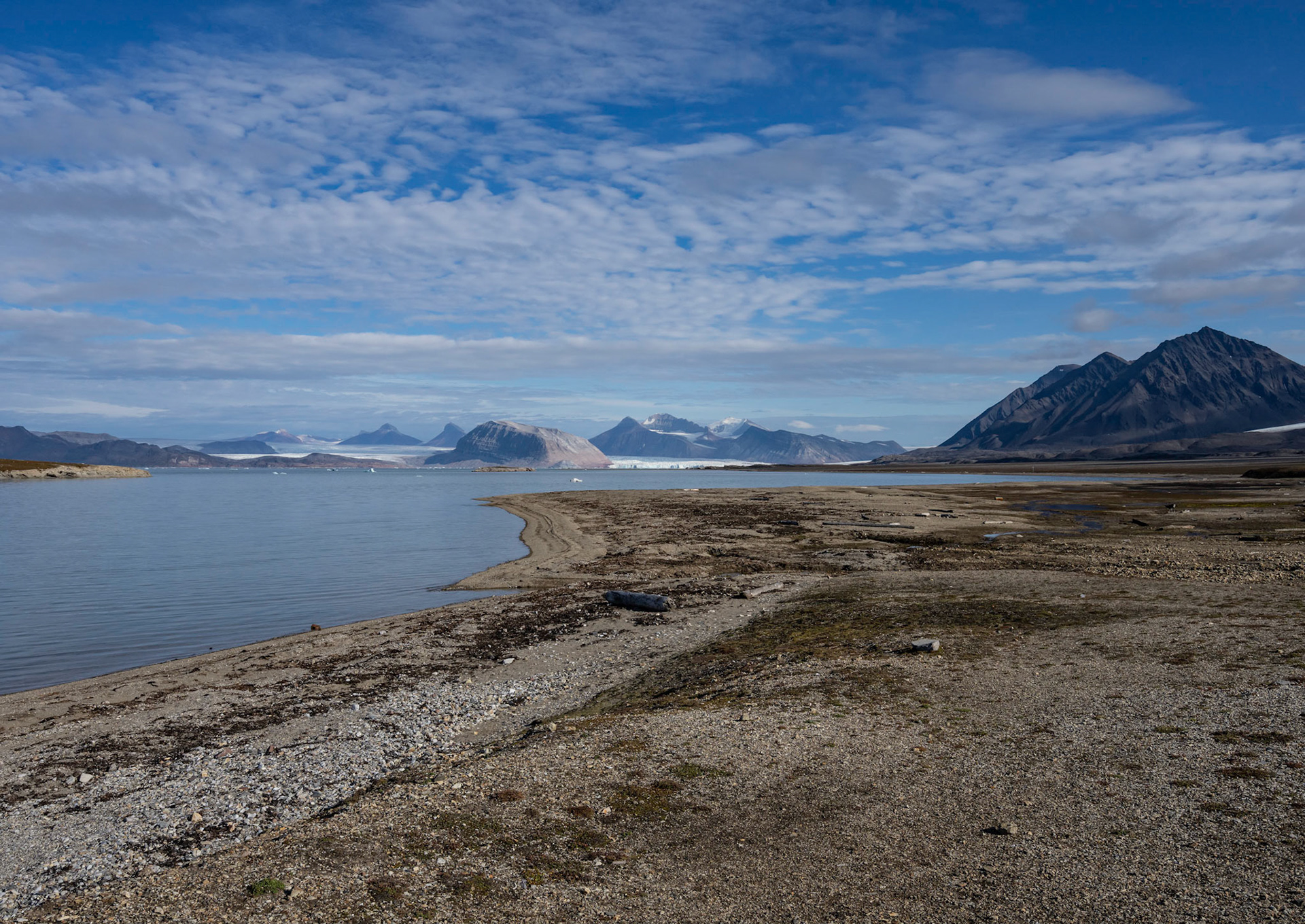 Kongsfjorden, from Ny Alesund, Svalbard. 02-08-2022.