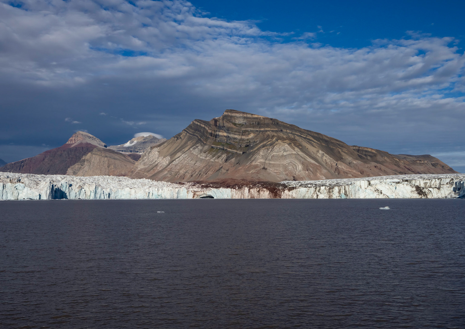 Kongsbreen Glacier, Svalbard. 02-08-2022.