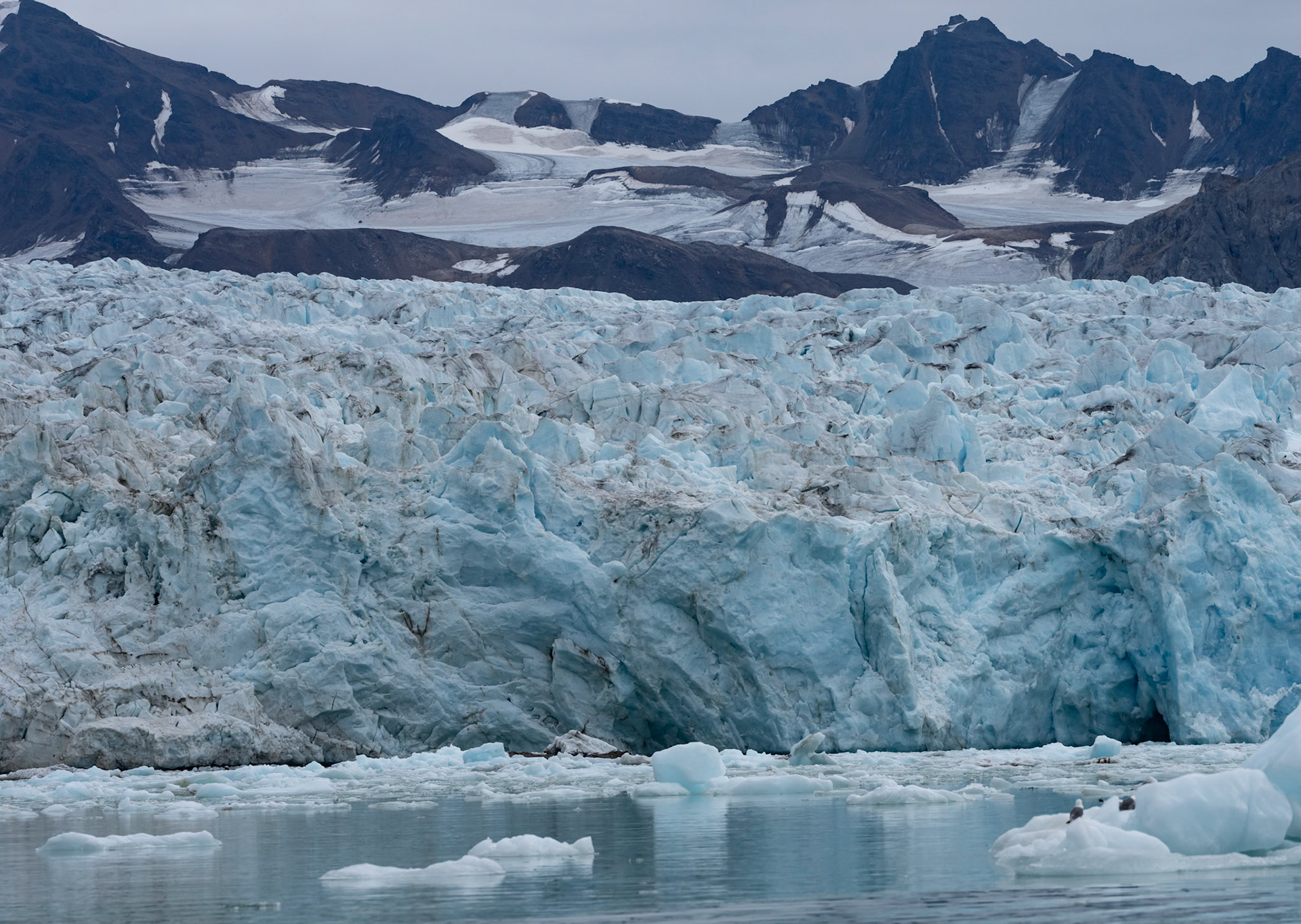 Kongsbreen Glacier, Kongsfjorden, Svalbard. 02-08-2022.