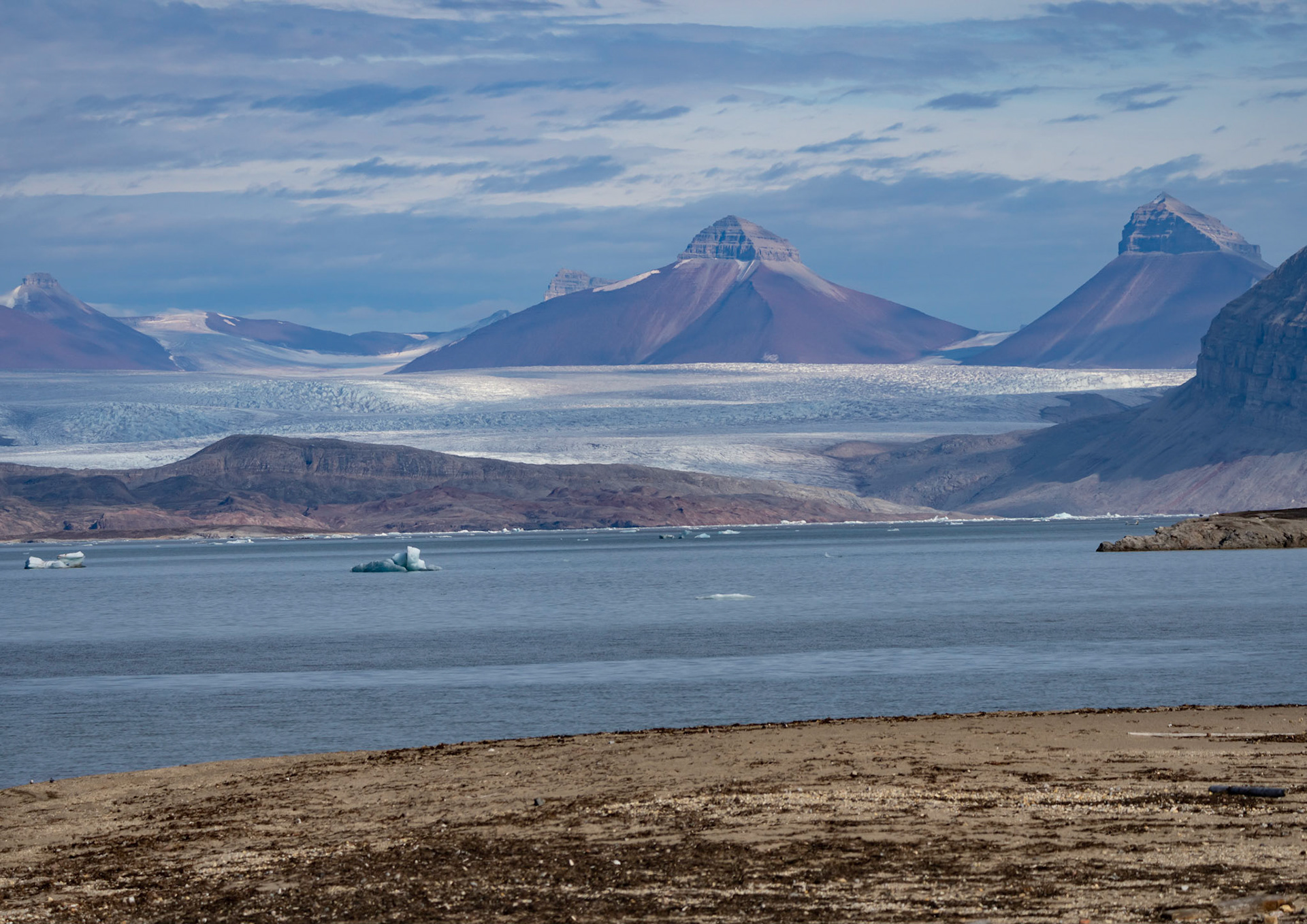 Kongsbreen Glacier from Ny Alesund, Svalbard. 02-08-2022.