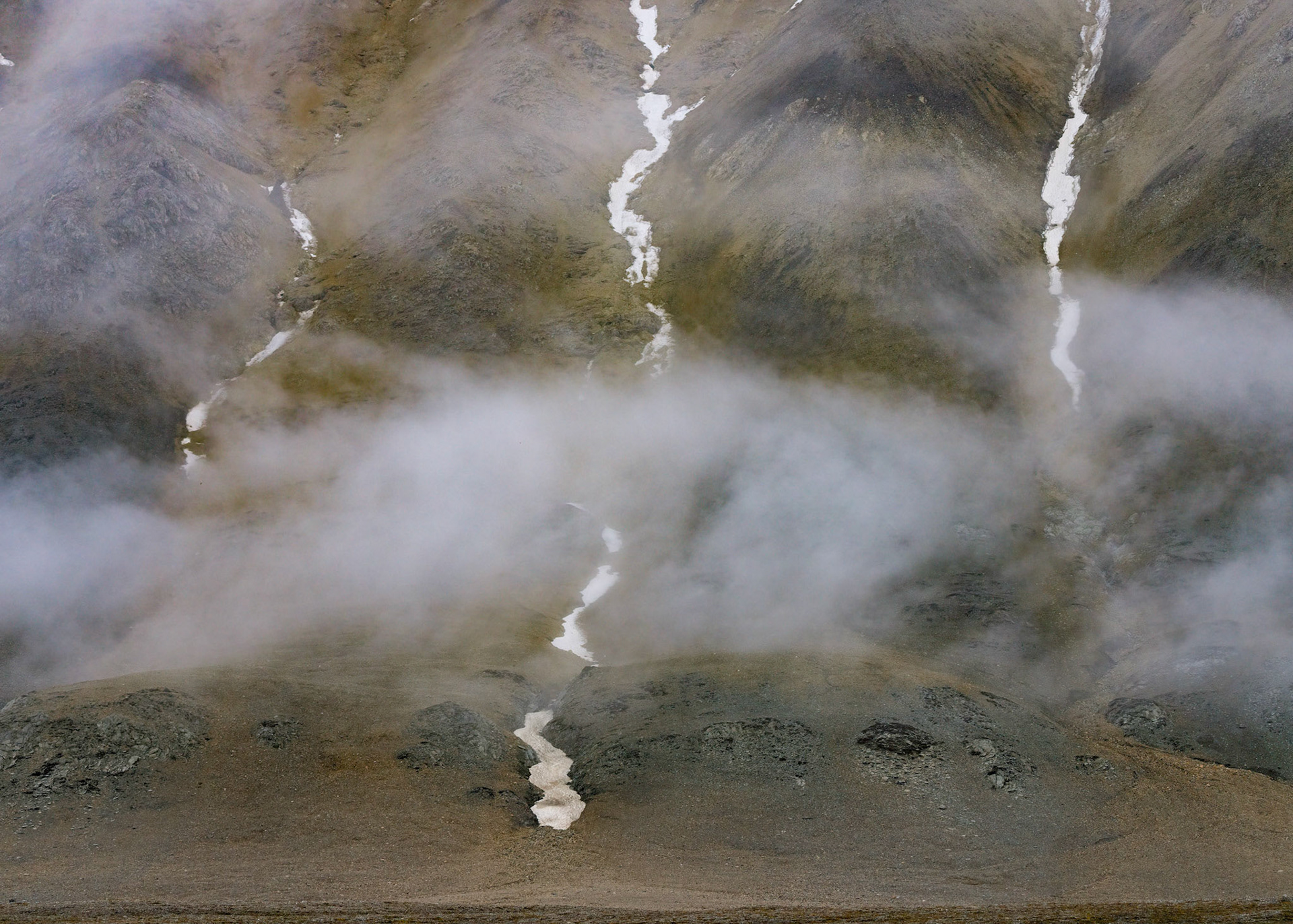 Ice streams near Gashamna, Hornsund, Svalbard. 08-08-2022.