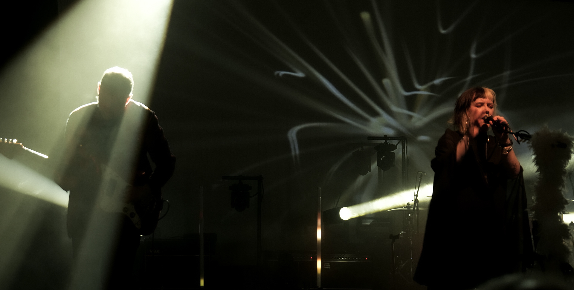 SLOWDIVE