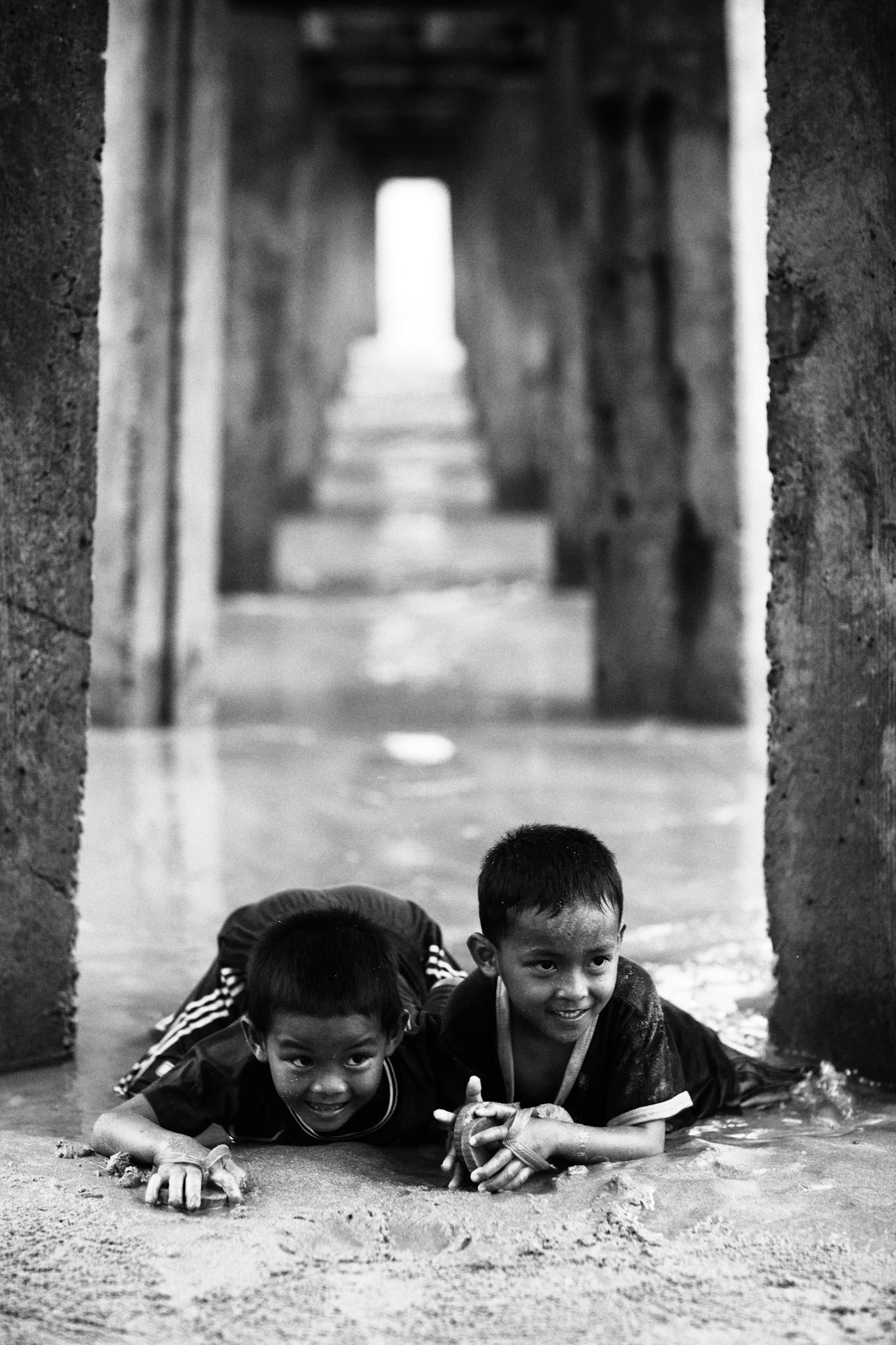 Playing under the jetty