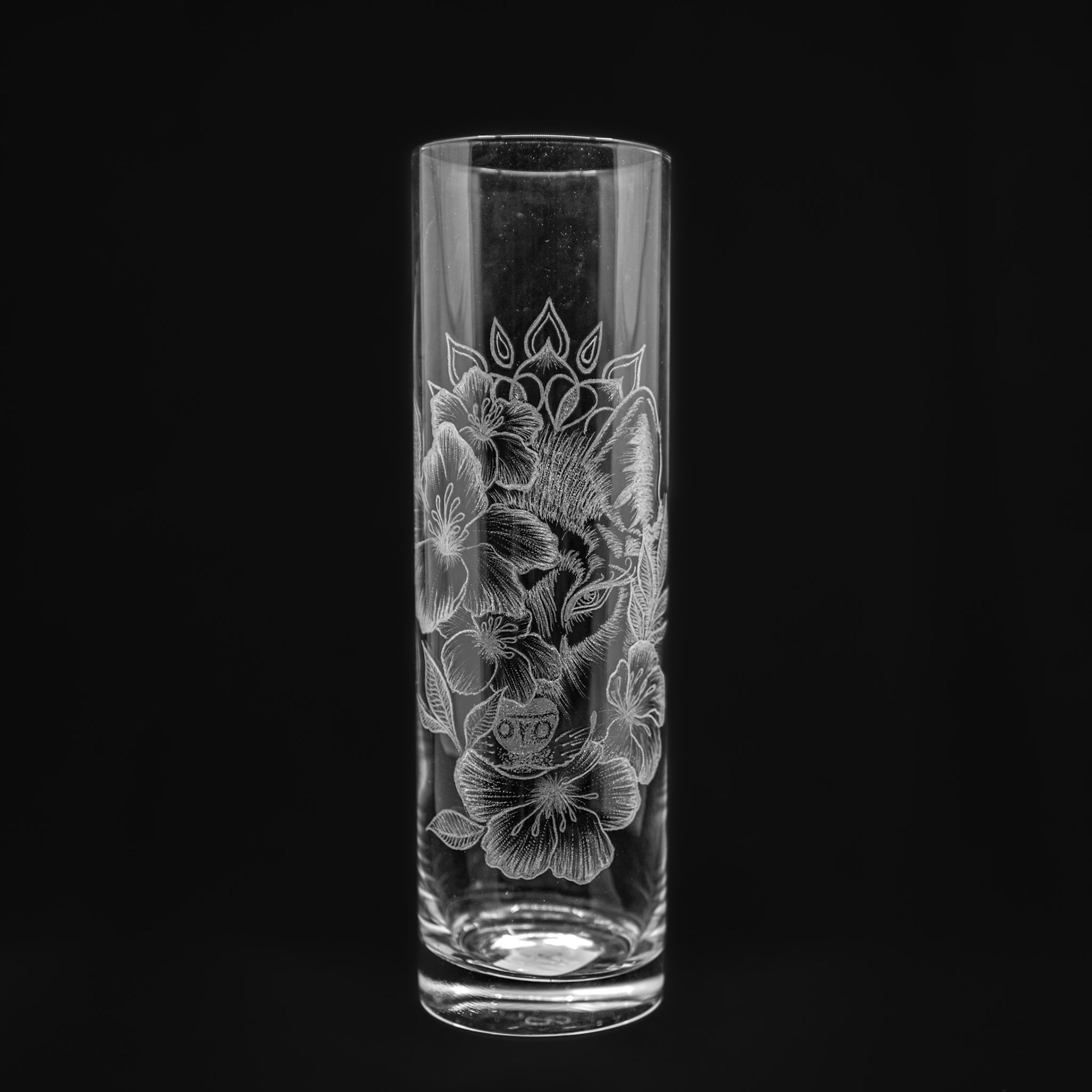 Vase gravé à la main