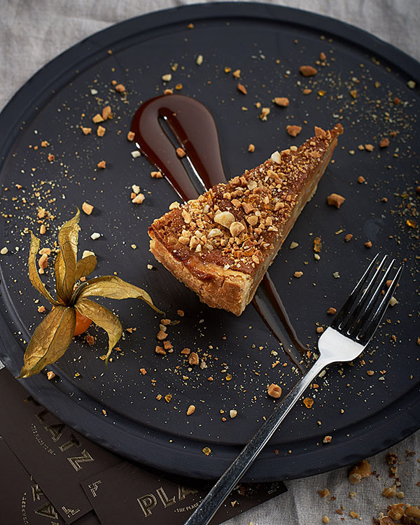 Tálalt étel fotózás étteremben