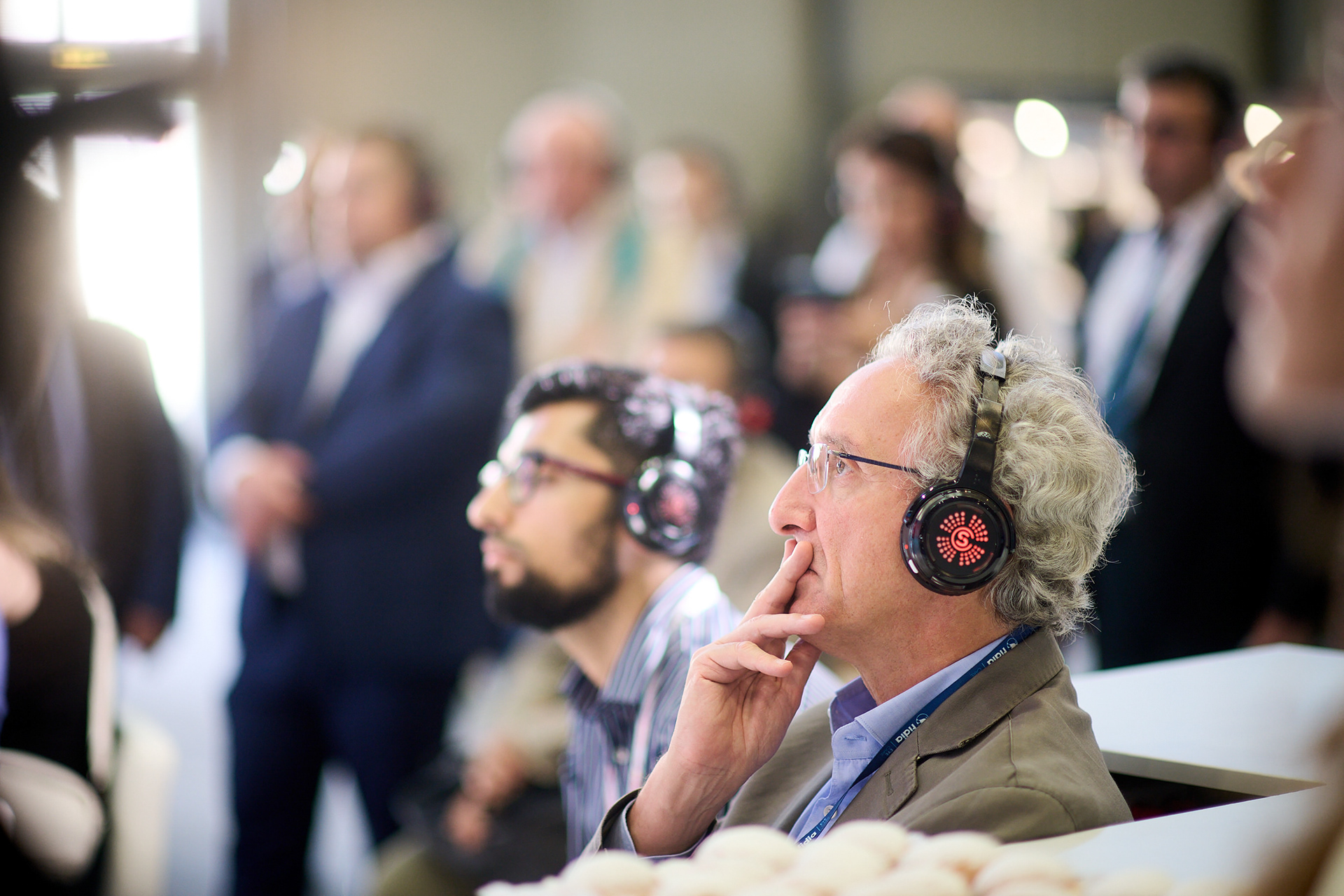 Participants at ESCRS 2023 in Vienna attending expert discussions