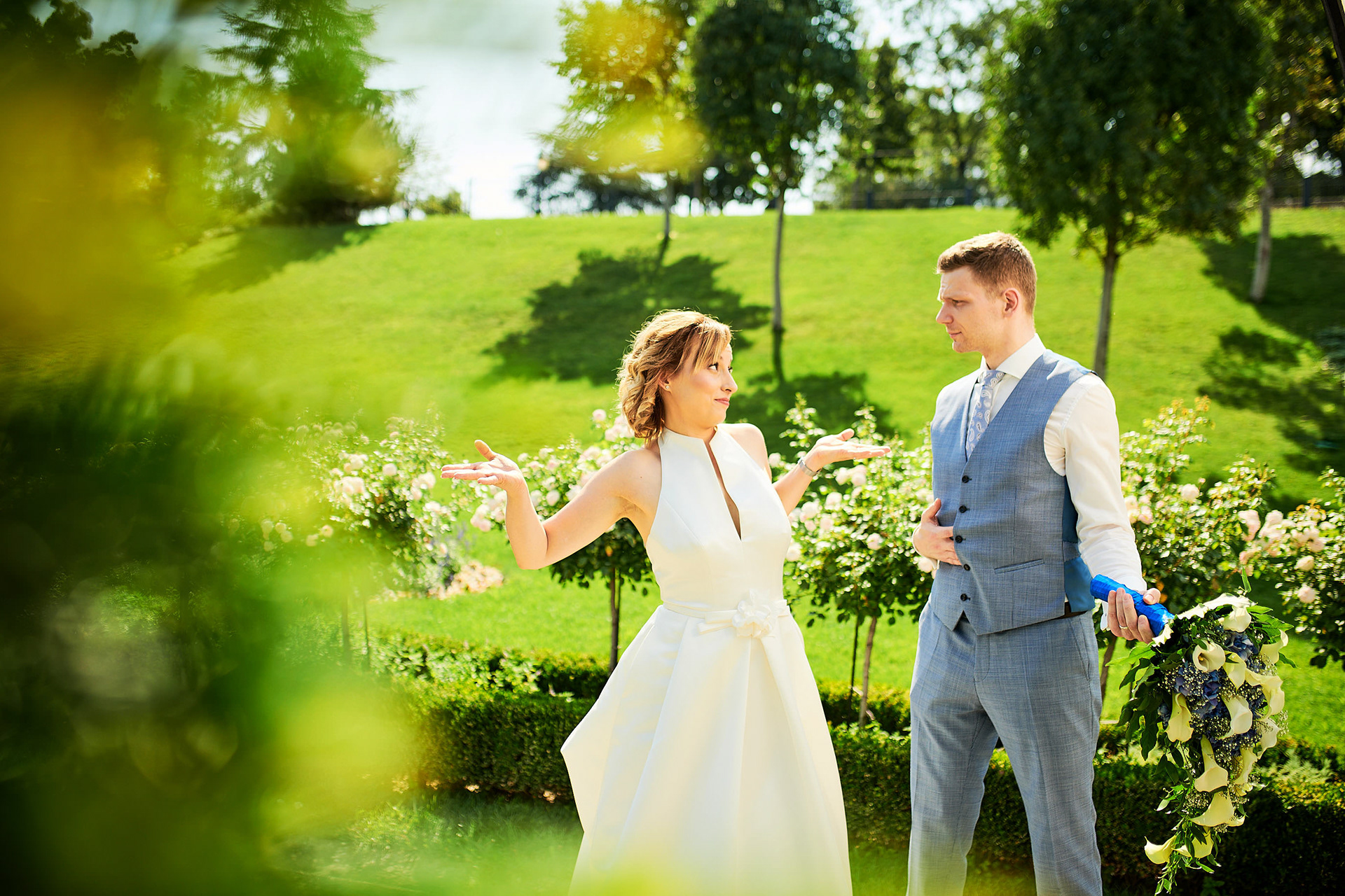Creative wedding photo session in Várkert Bazár, Budapest.