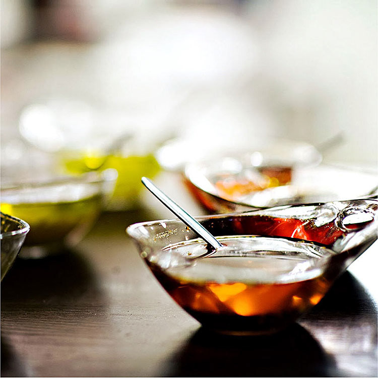 Tálaláshoz előkészített olajak