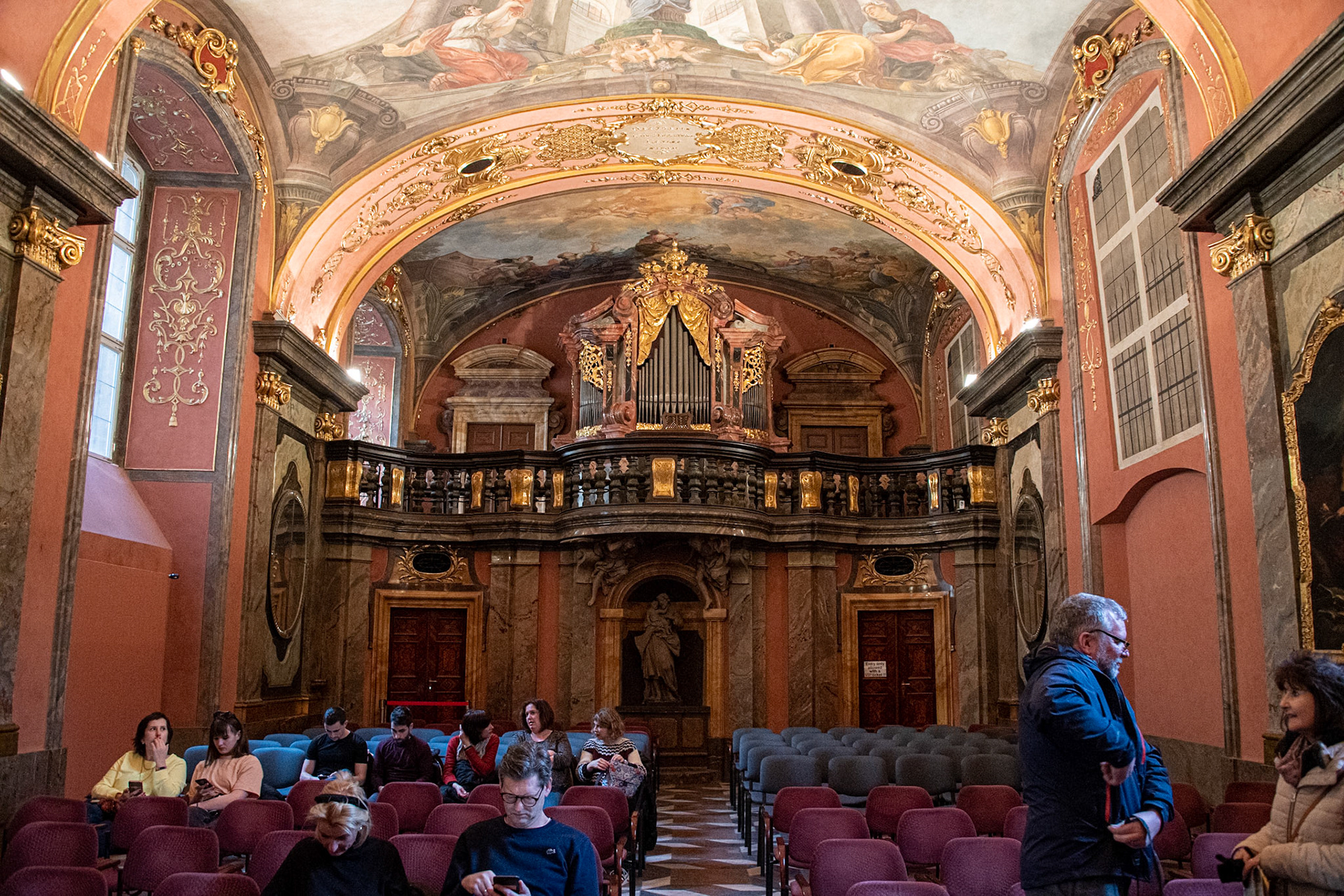 Concert dans la chapelle des glaces