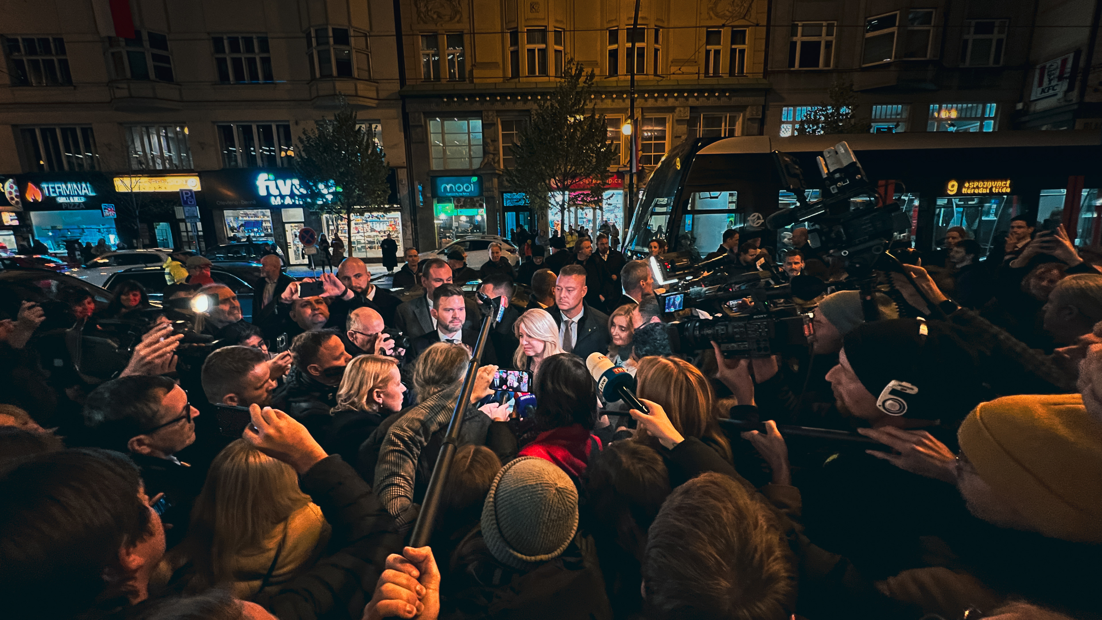 Zuzana Čaputová na Národní třídě, 16. listopadu 2023