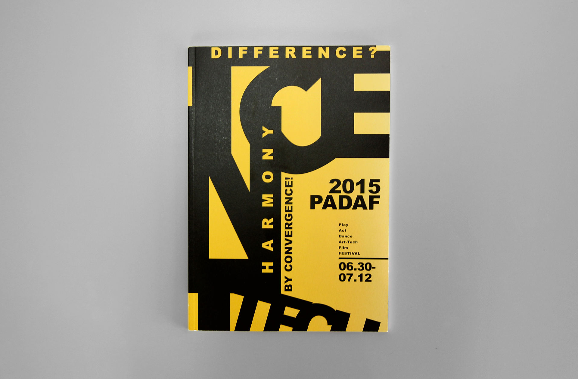 a program book editorial design of the PADAF Festival | 파다프 페스티벌의 프로그램 북 편집 디자인 및 인쇄