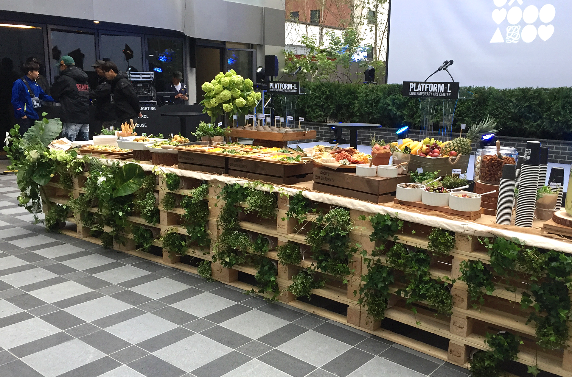 B&S catering service with the key concept of an urban gardening in PLATFORM-L Art Center Art Center | 플랫폼엘 아트센터에서 열린 브랜드 런칭을 위한 브레드앤서플라이 럭셔리 케이터링 서비스