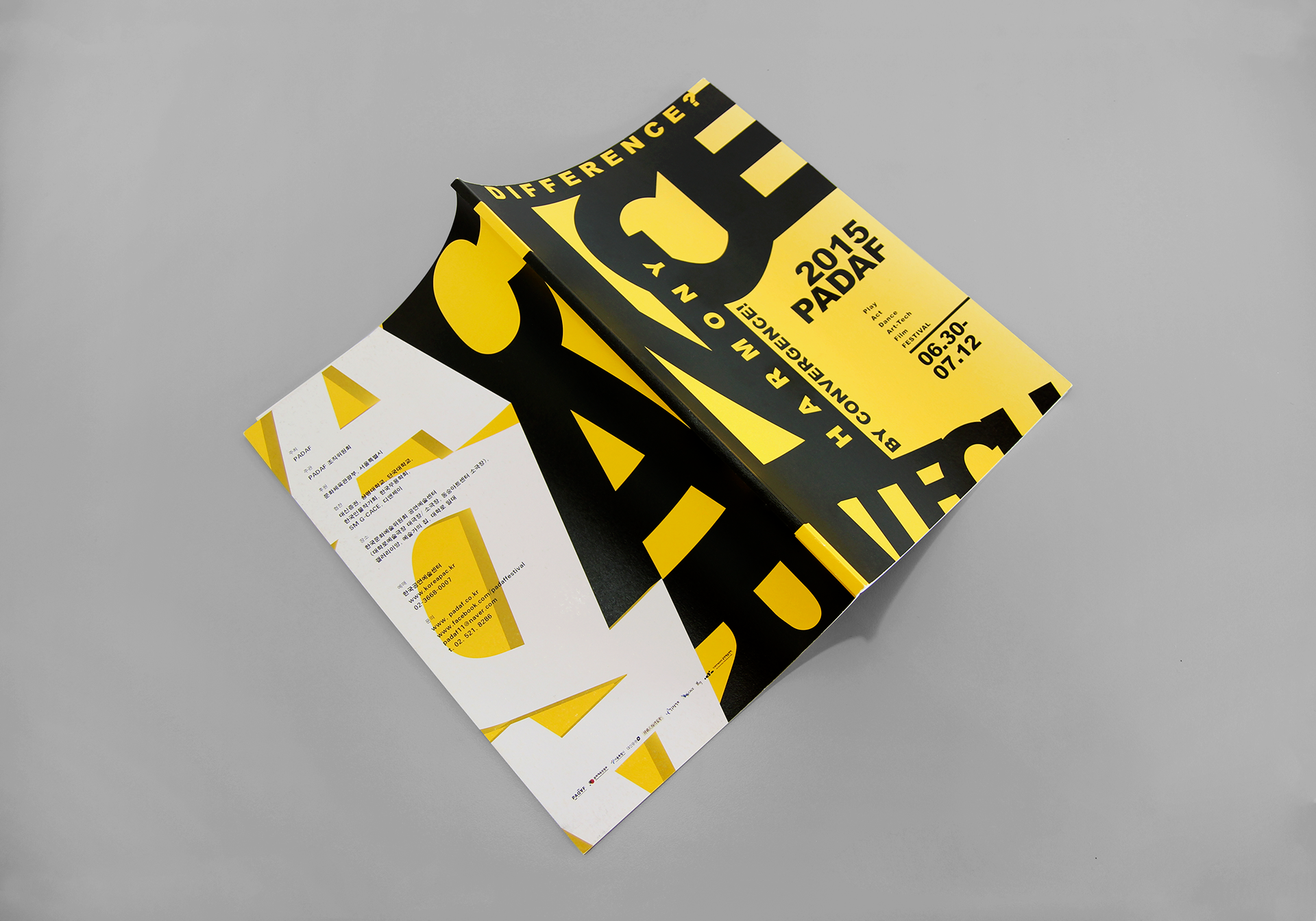 a program book editorial design of the PADAF Festival | 파다프 페스티벌의 프로그램 북 편집 디자인 및 인쇄