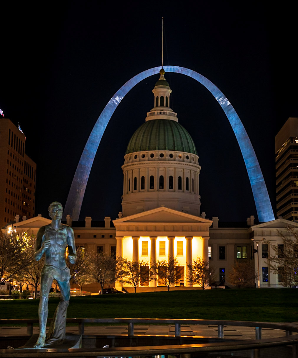 St. Louis Iconic Landmarks - The Gateway Arch, Old Courthouse and Running Man Scuplture