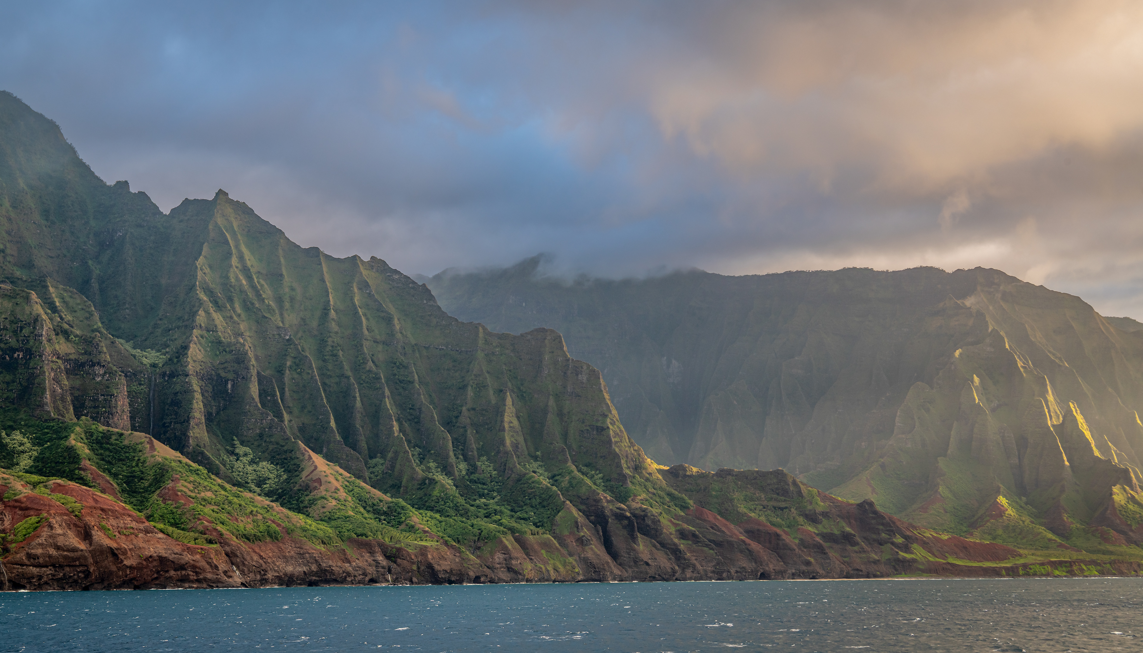 Mystic Nā Pali - The amazing Nā Pali Coast along the northwest coastline of Kauai