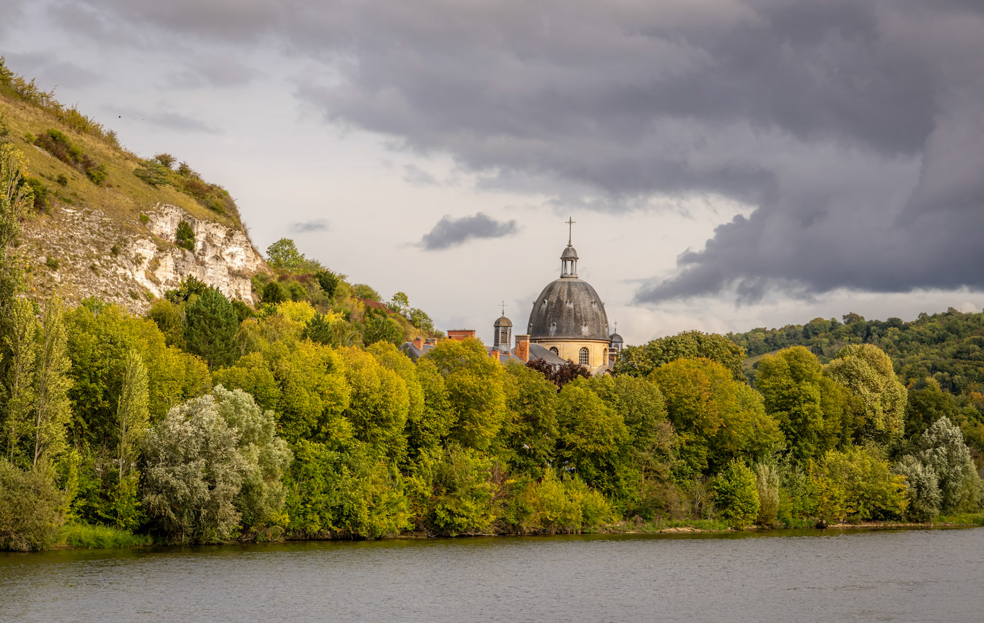 Hidden Treasures on the Seine