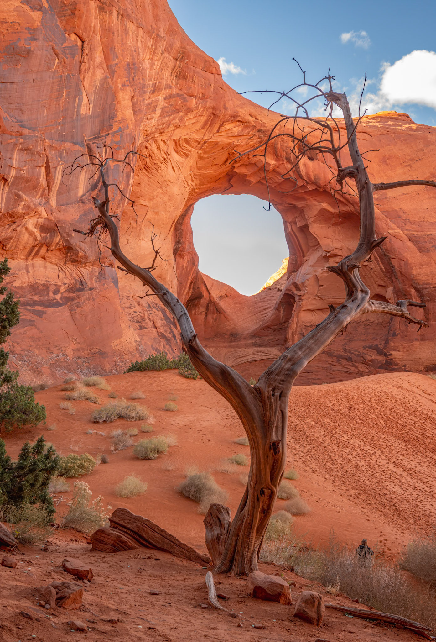 The Ear Of The Wind - Sandstone arch in Monument Valley