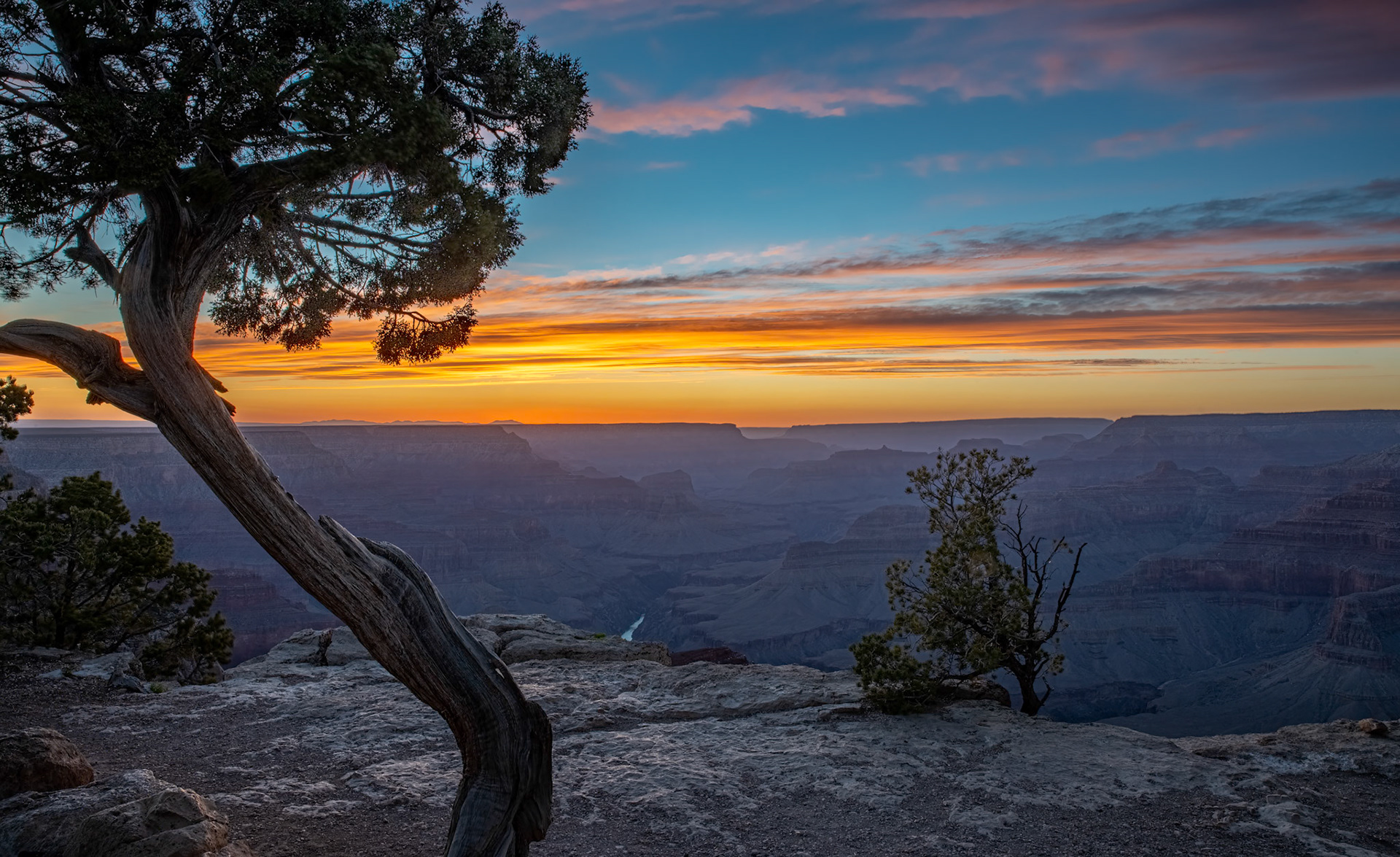 Awe-Inspiring Grand Canyon Sunset - Captured from Hopi Point on the South Rim