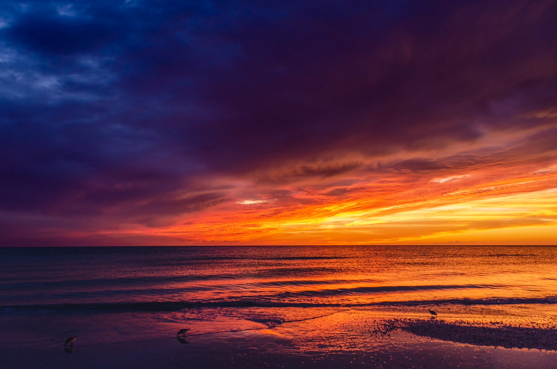 Magnificent sunset captured on Siesta Key Beach