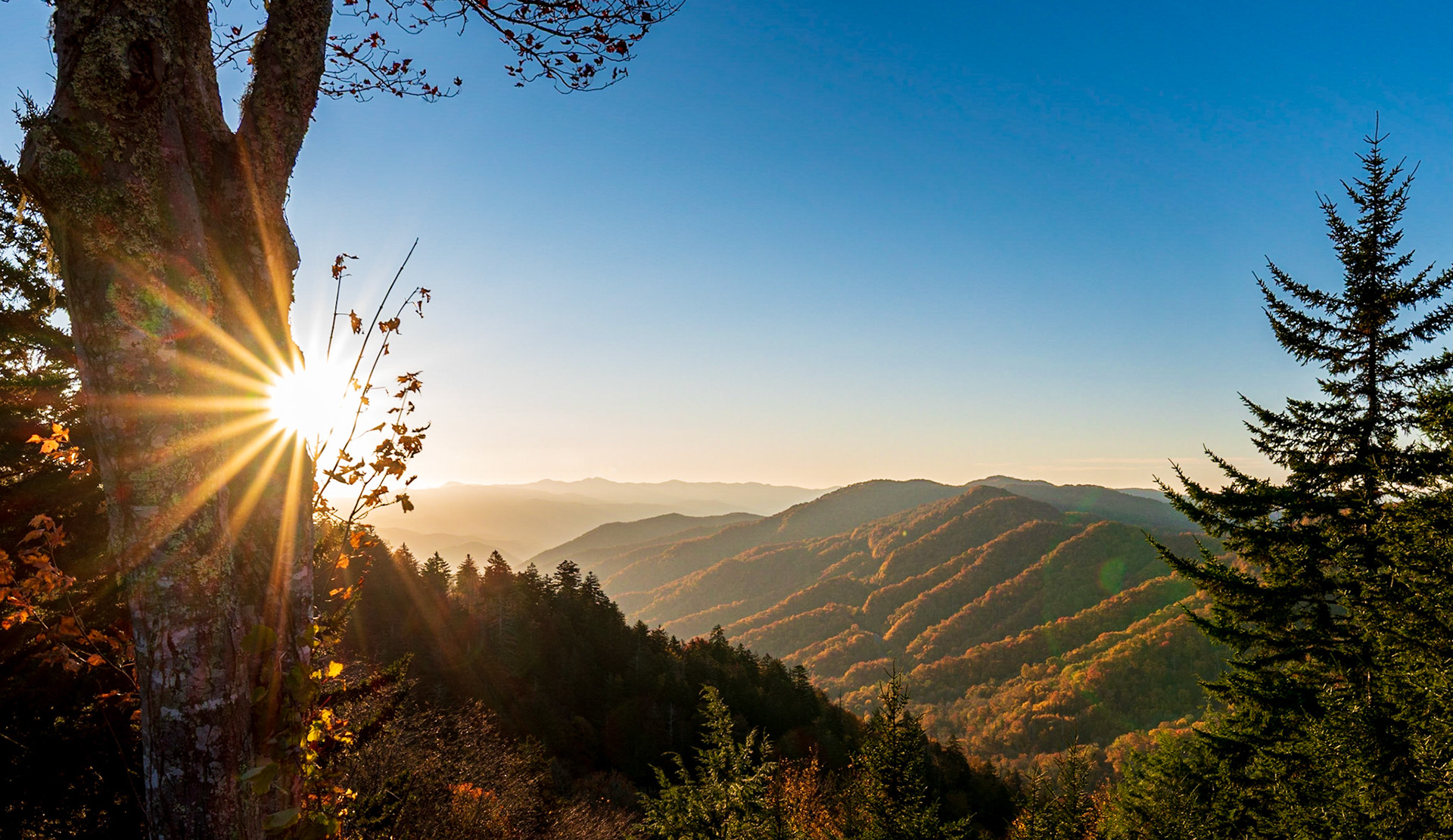 Sunrise at the Great Smoky Mountains - Captured at the Newfound Gap