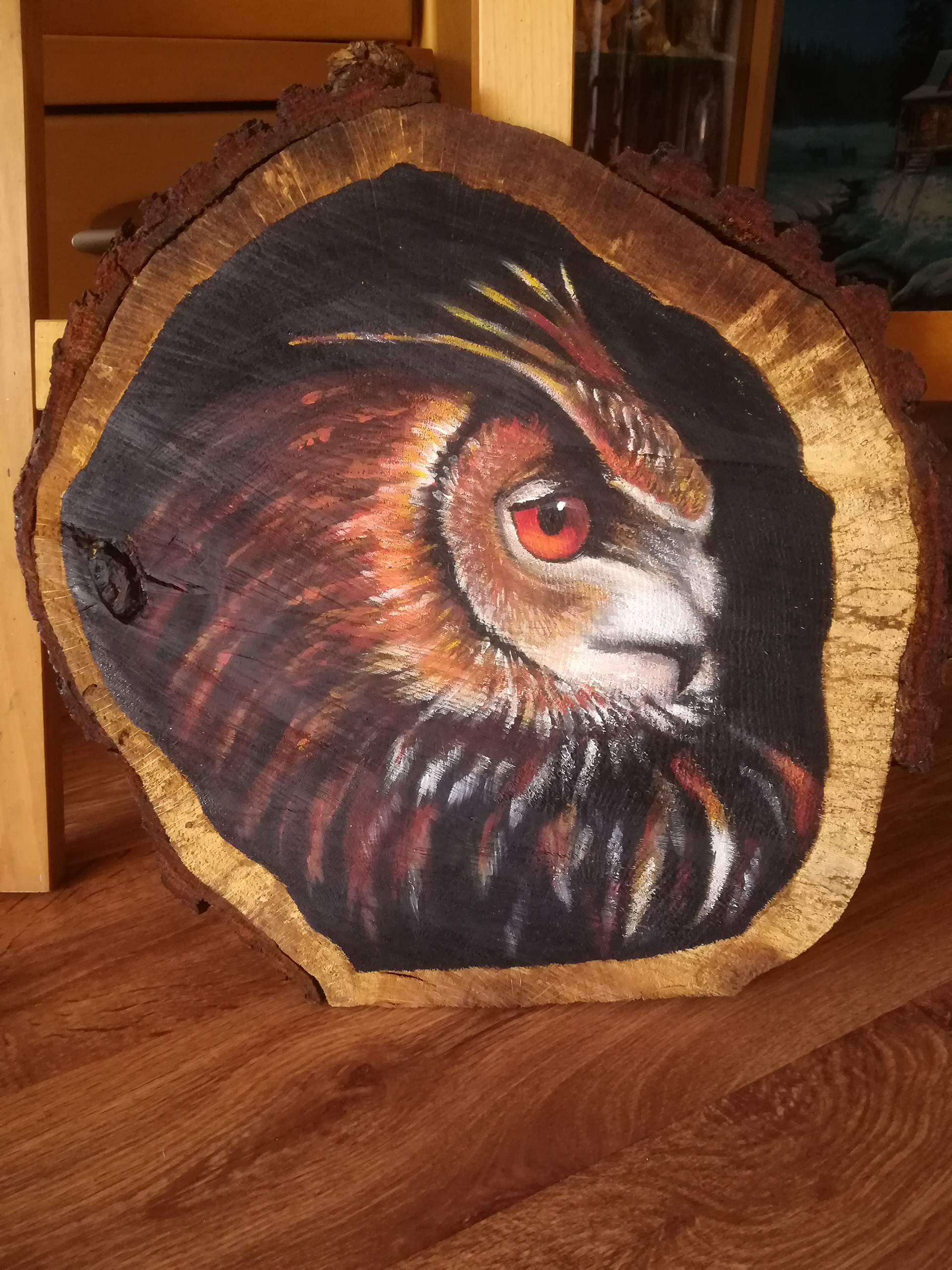 Uhu auf Holzscheibe, 2020, Acryl auf Holz, Durchmesser etwa 40cm - verkauft