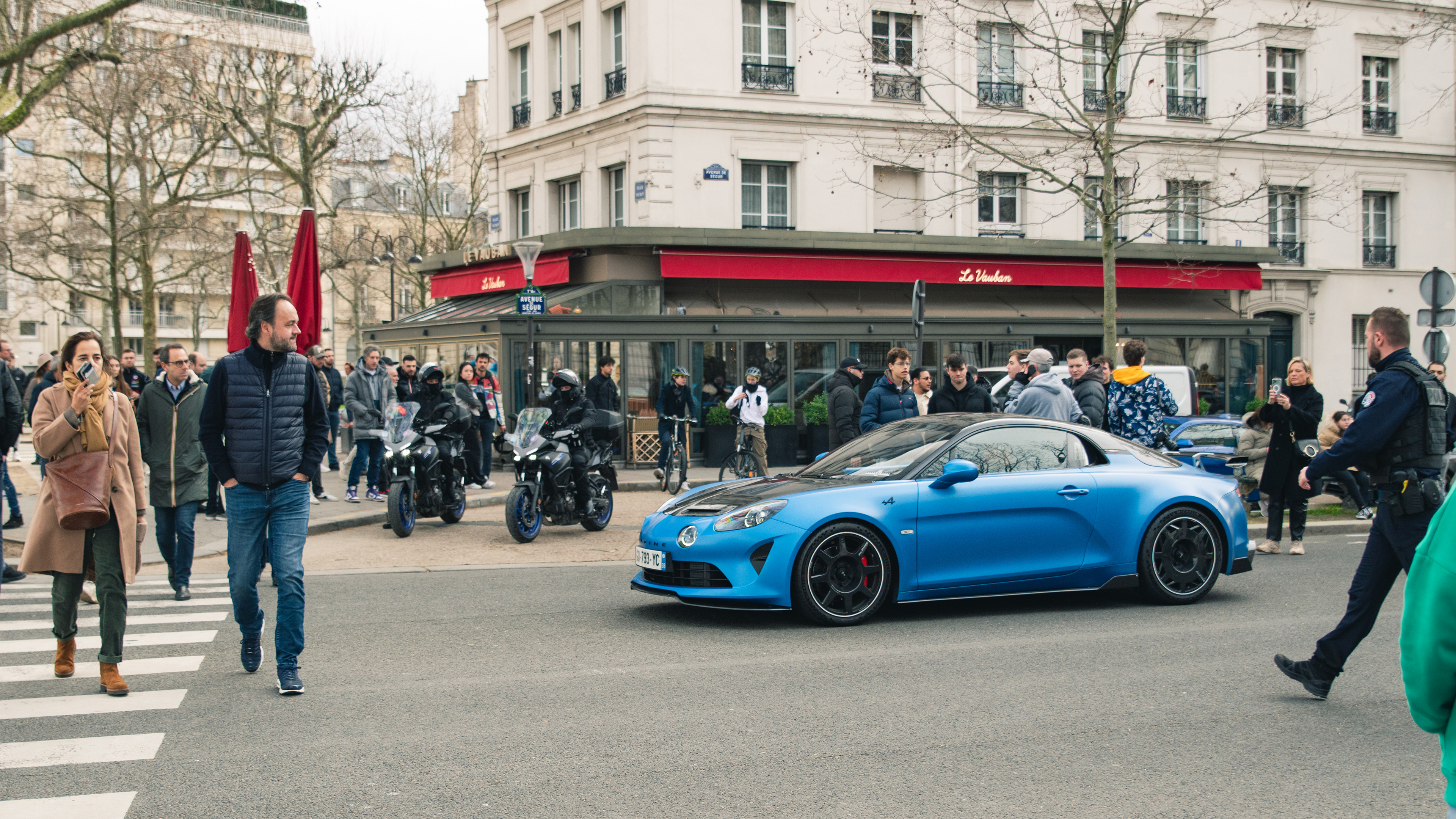 Place Vauban Meet - Retromobile Weekend