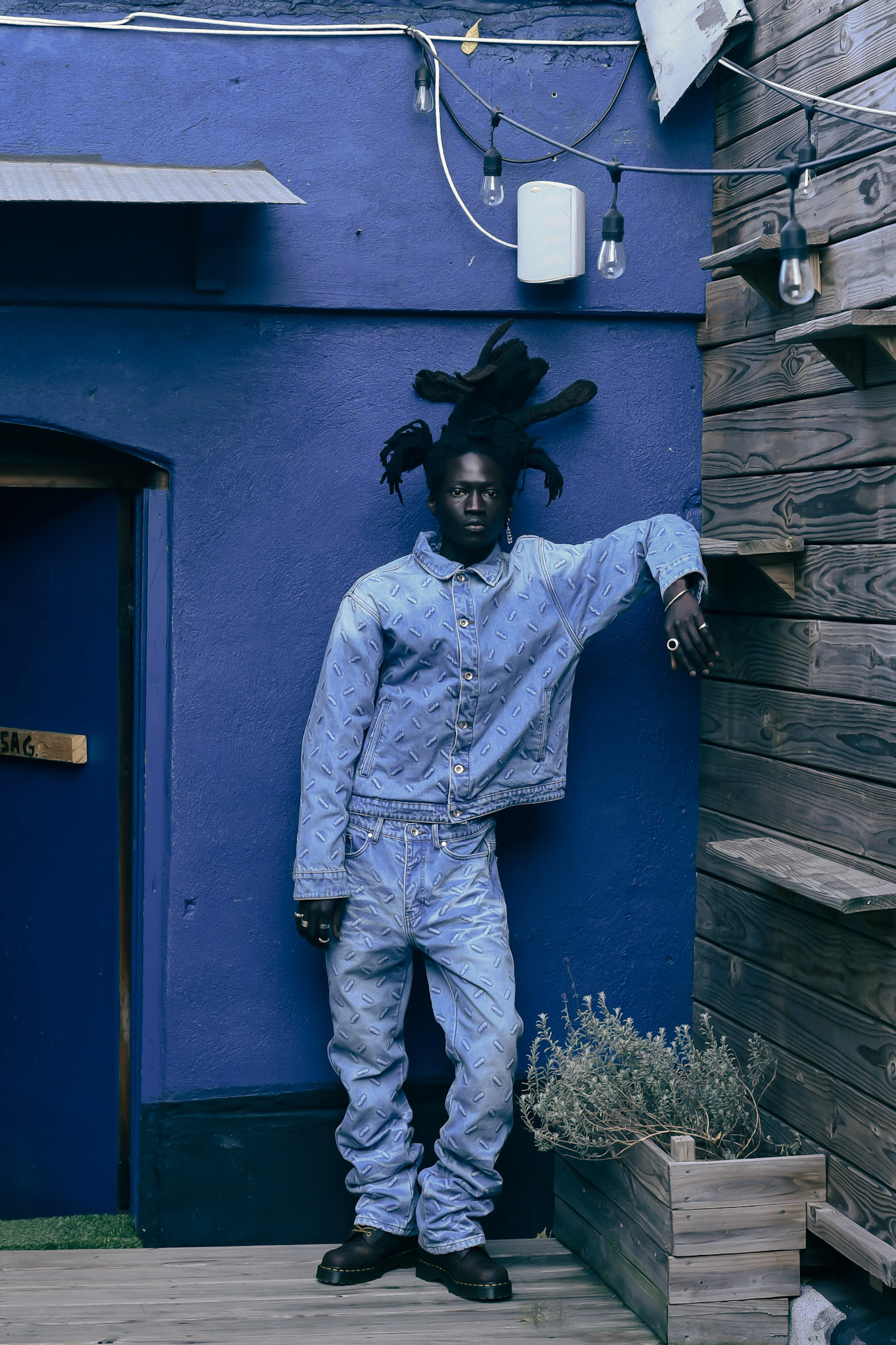 Blanc Magazine Issue 28 - Rule The World - Stylist Assistant