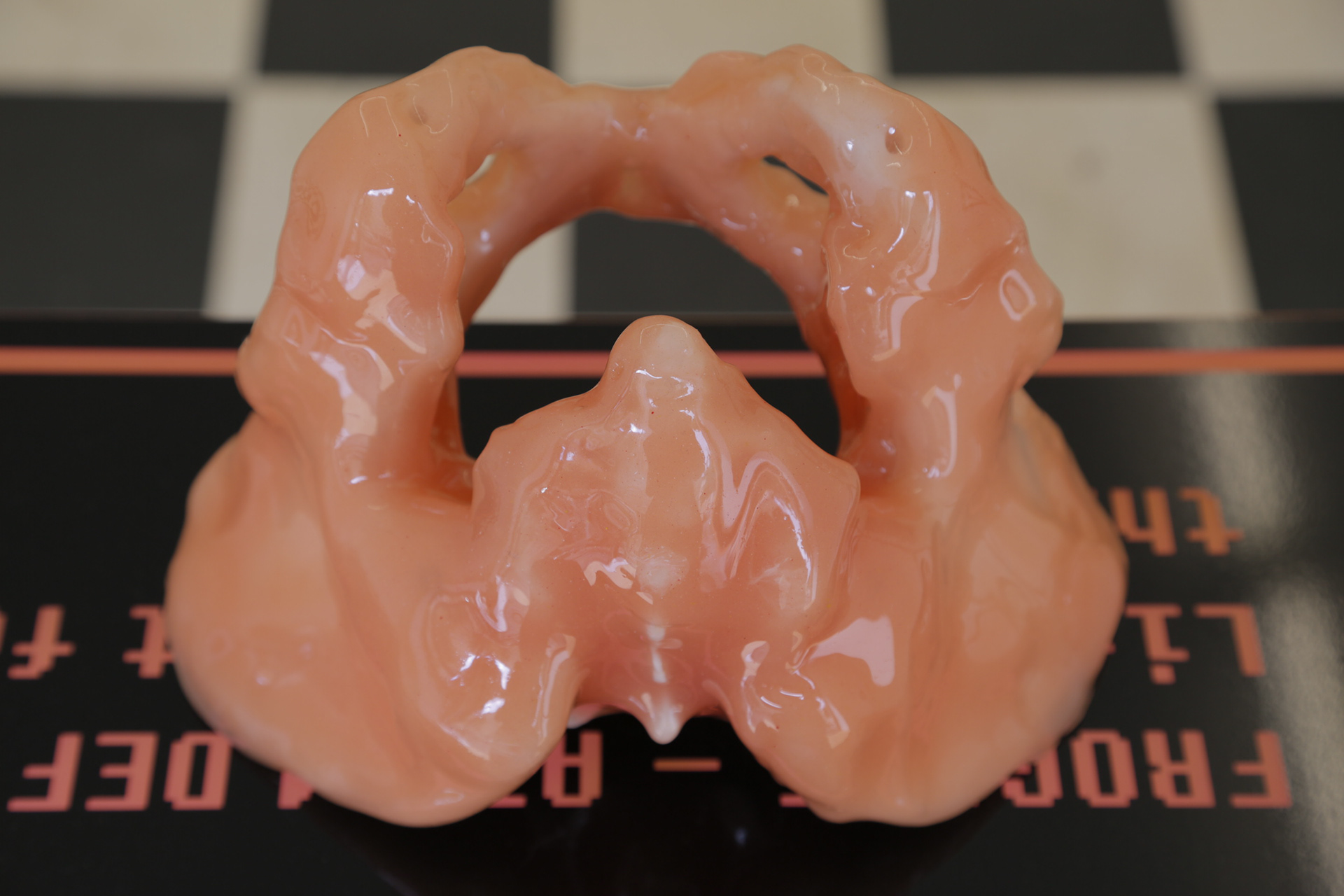 Reija Meriläinen Froggit sculpture back