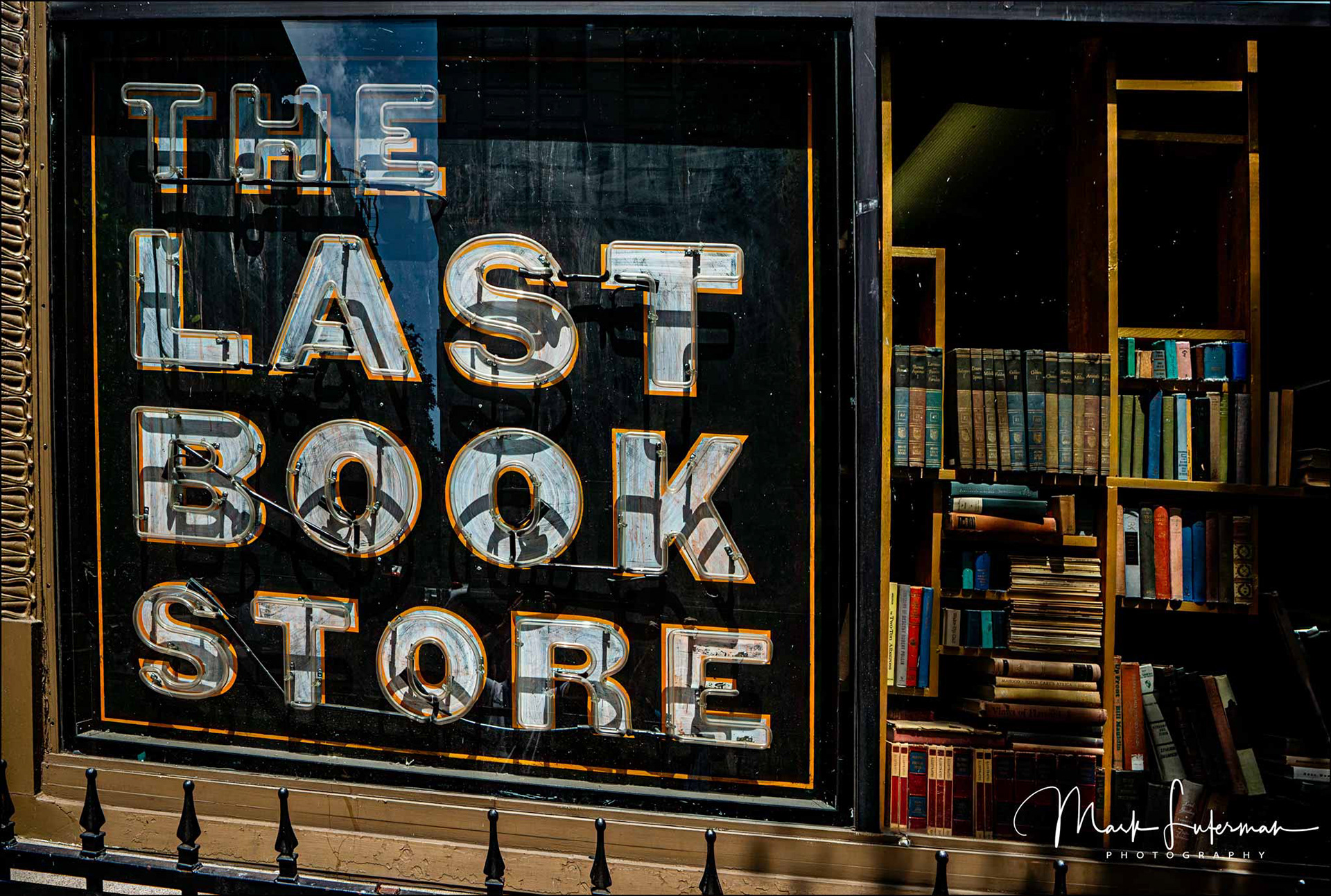 Last Book Store 1