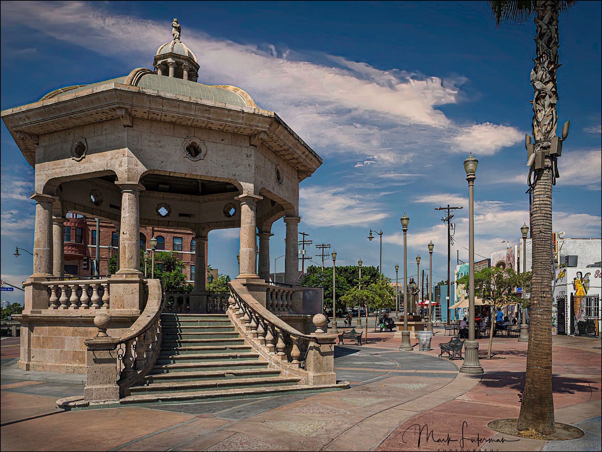 Mariachi Plaza 3