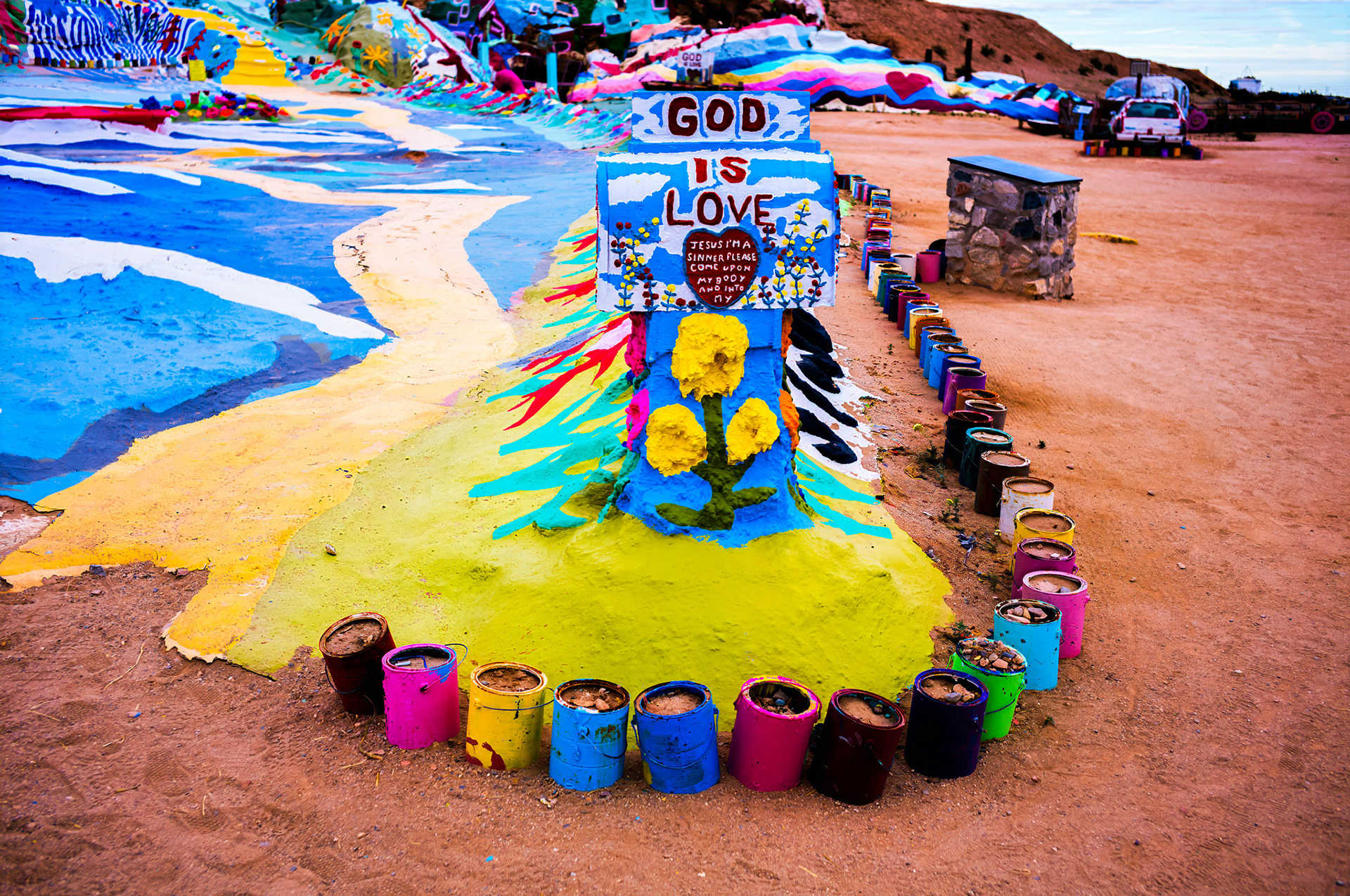  Salvation Mountain