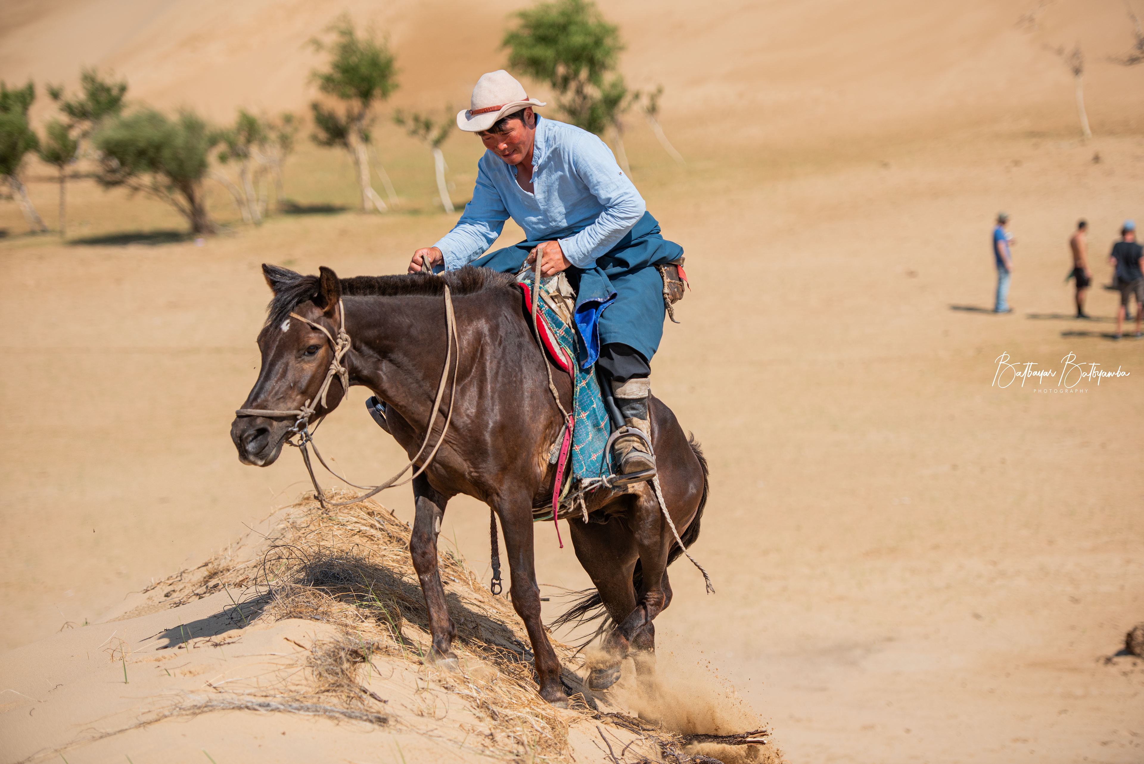 Elsen Tasarkhai, Mongolia