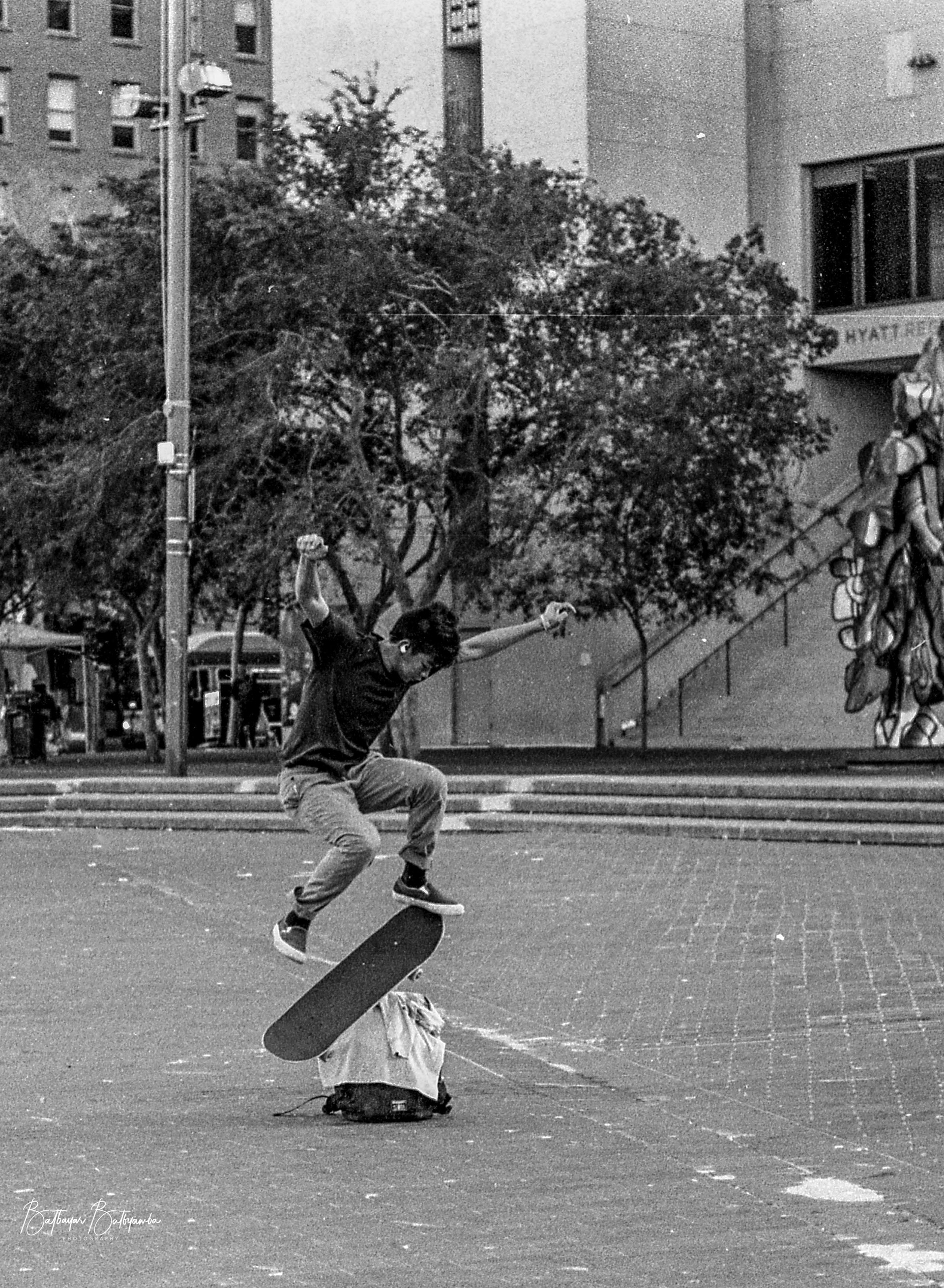 These portraits were taken on the streets of San Francisco in 2018. Each image reflects a passing connection — strangers, expressions, and fleeting moments that reveal the soul of the city.