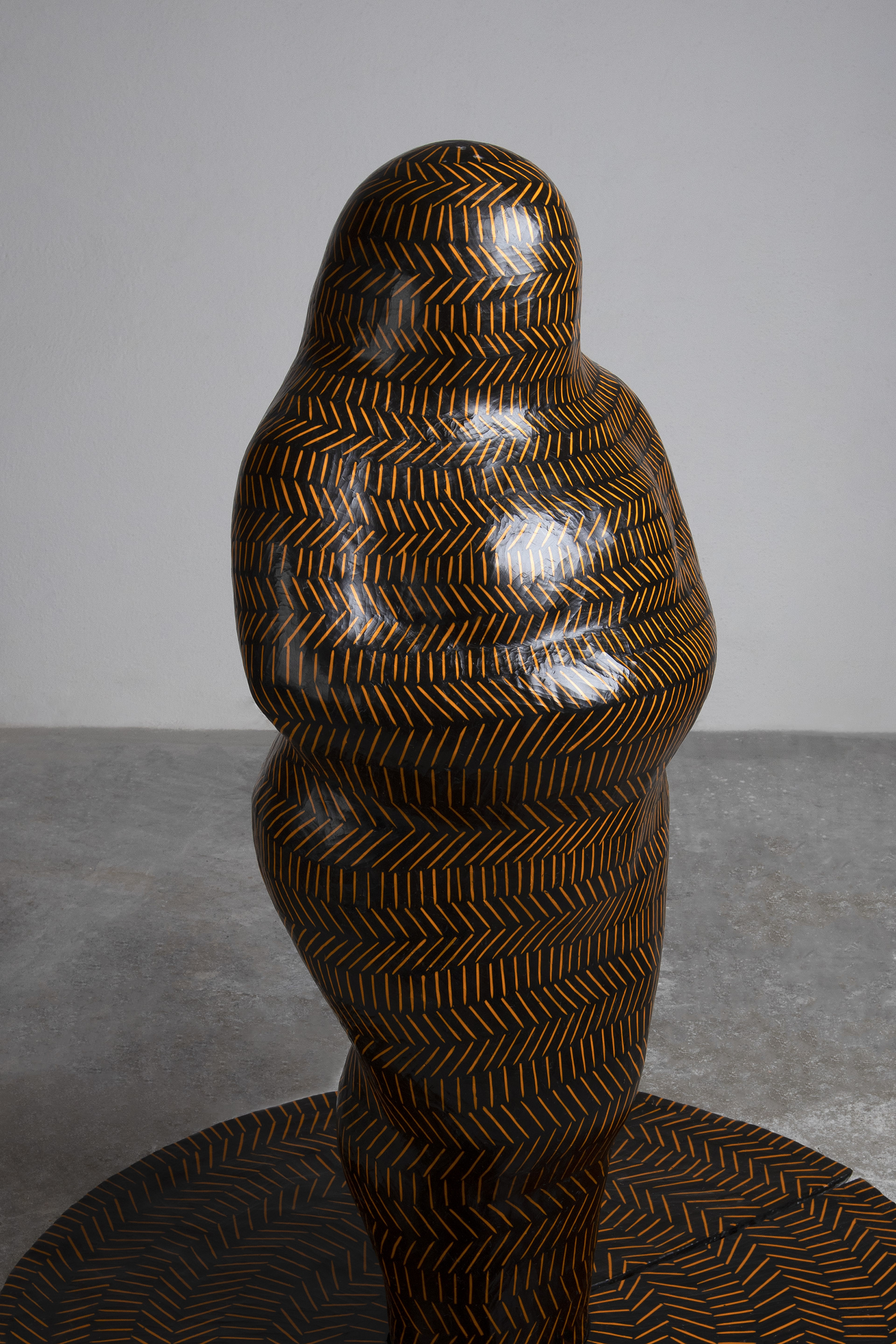 Women with the carpet, 110x45x40 cm