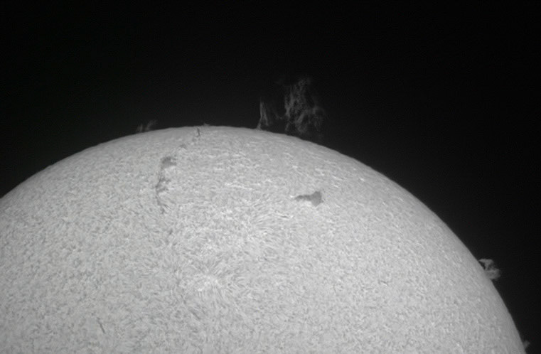 solar prominence 4/3/2016