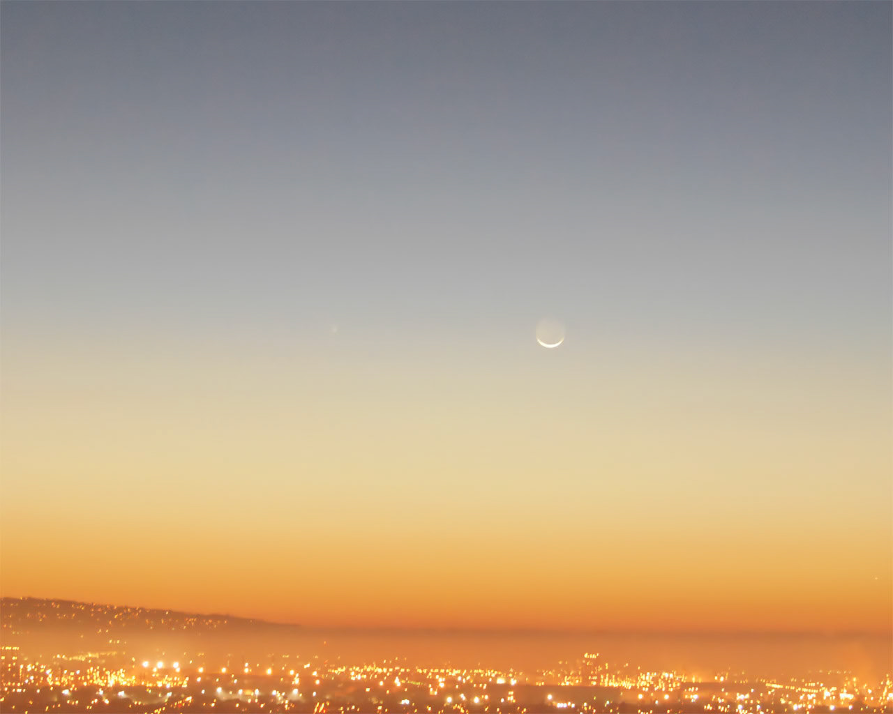 Comet Panstarrs C/2011 L4 3/12/2013 Signal HIll, Long Beach, CA