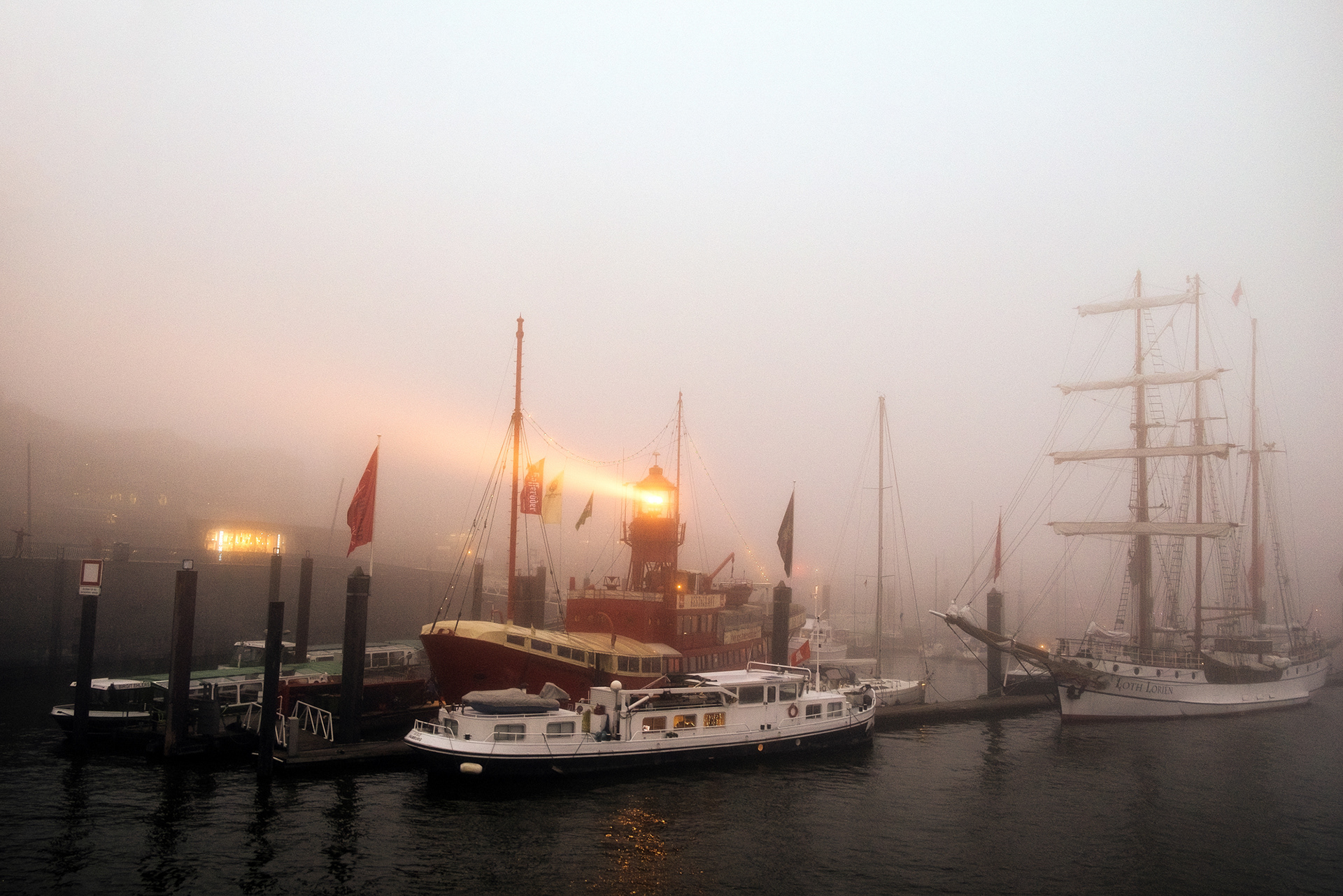 feuerschiff hamburg im nebel