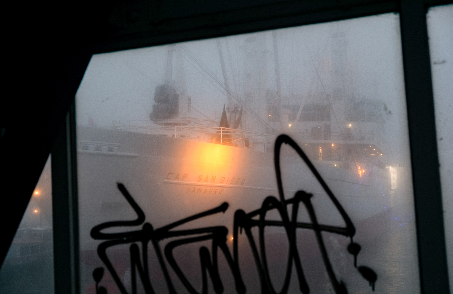 cap san diego im nebel, urban
