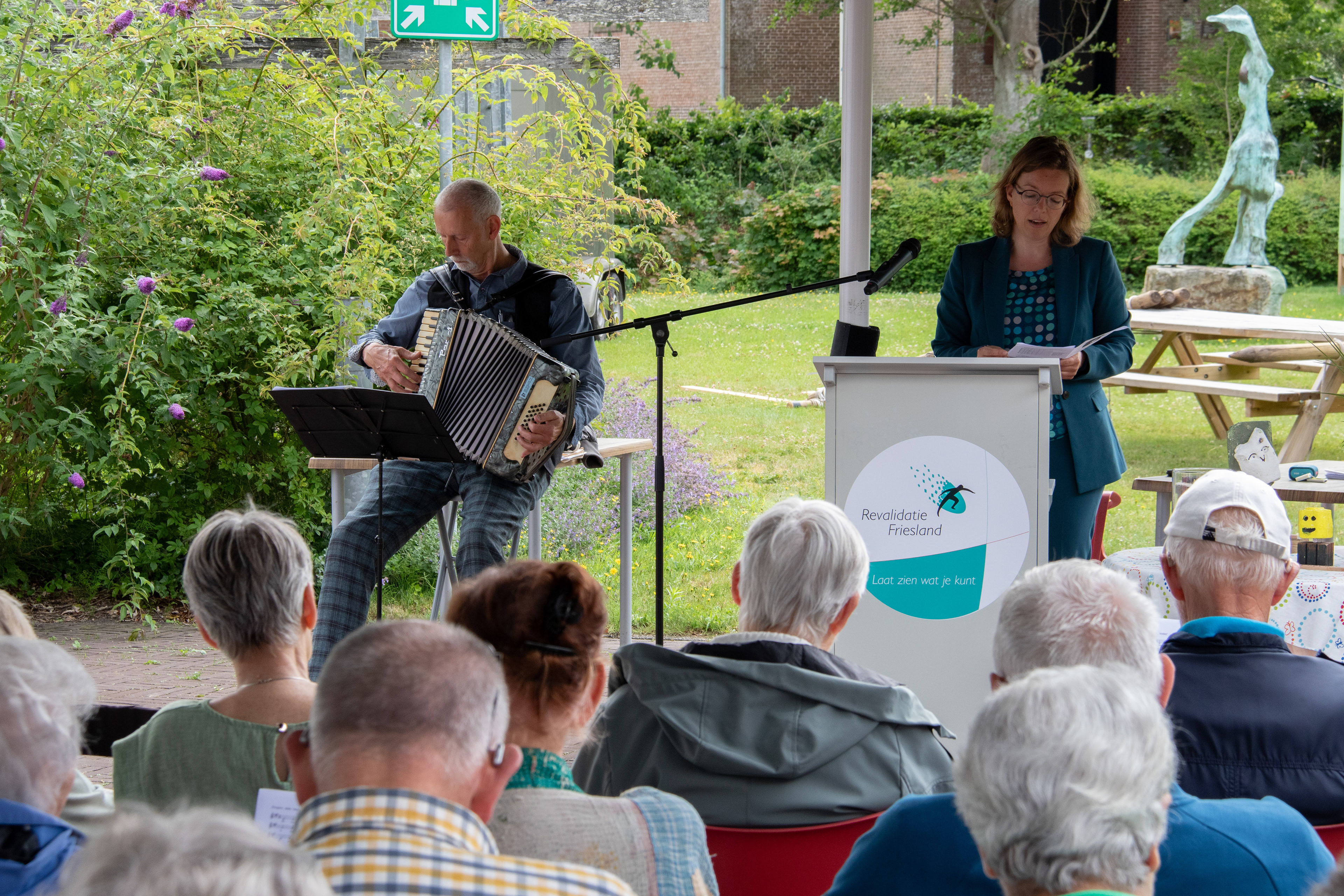 Openluchtdienst muziekale begeleiding Willen Zijlstra