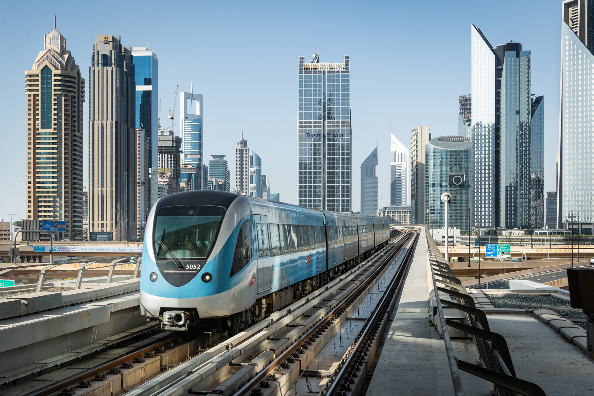 DUBAI - METRO