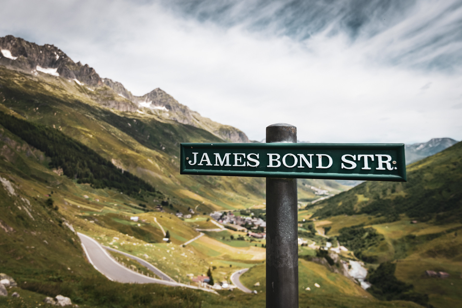 CANTON OF URI | JAMES BOND STREET