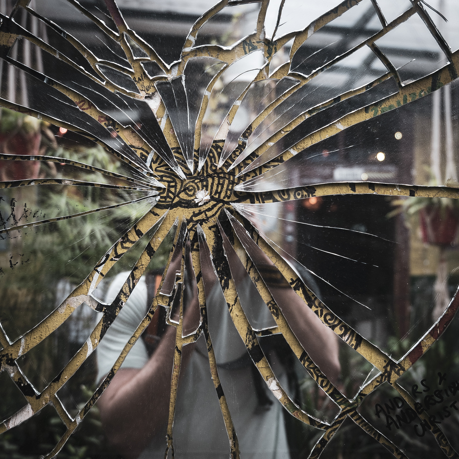 BUDAPEST | BROKEN MIRROR