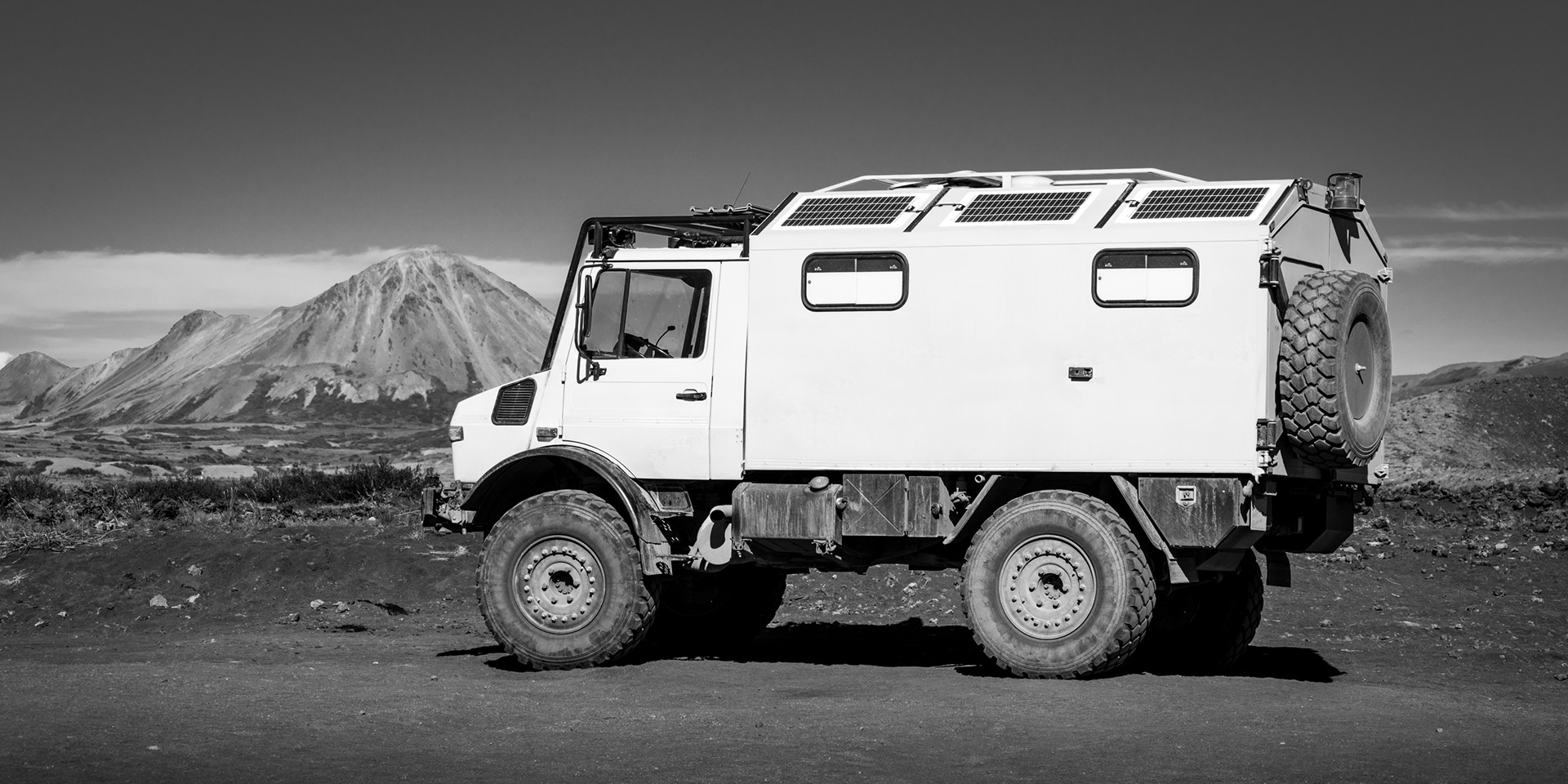 ICELAND CAMPER