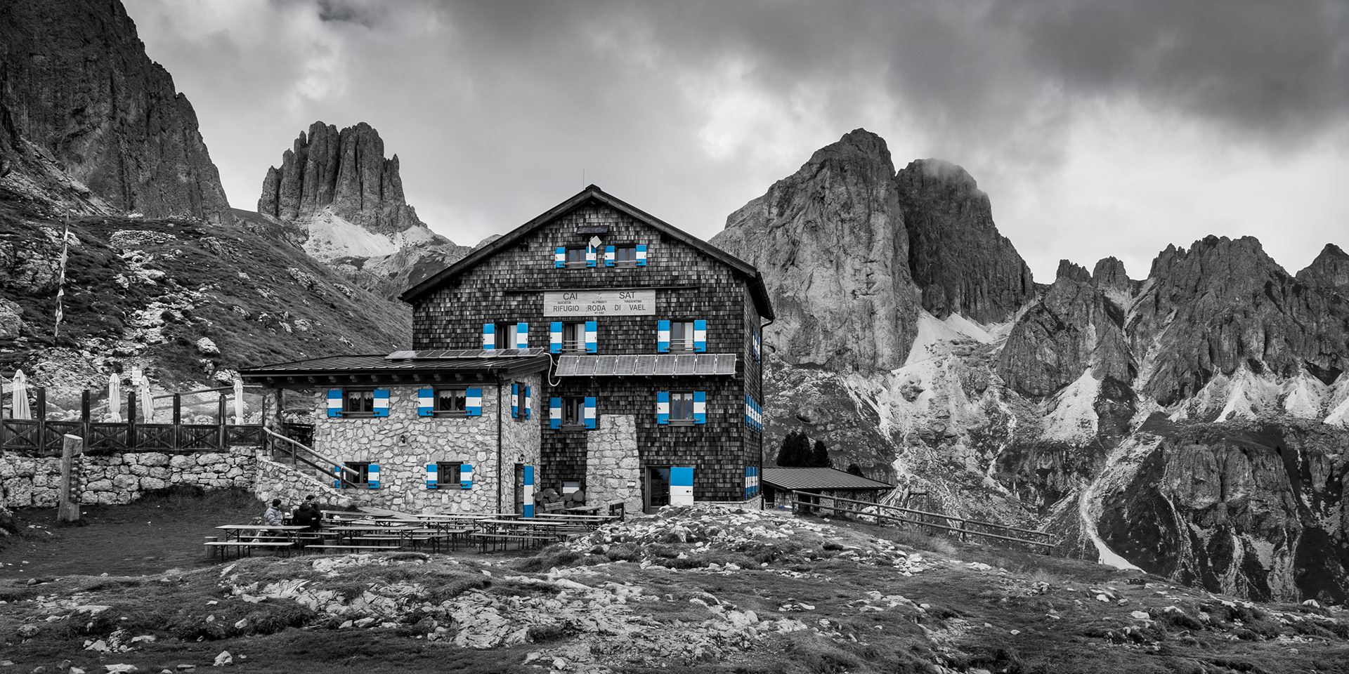 ITALY | RIFUGIO RODA DI VAÈL