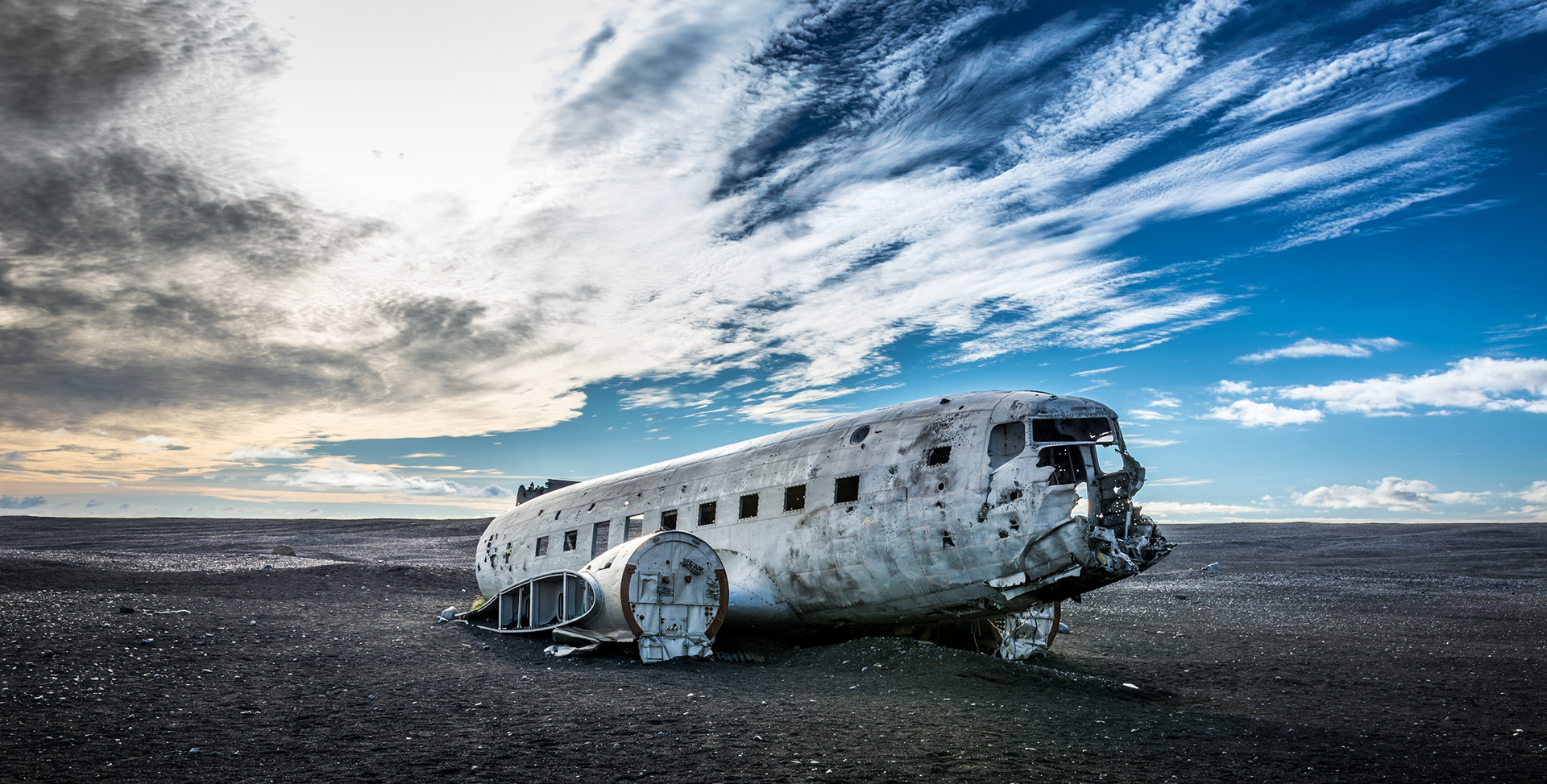 SÓLHEIMASANDUR | WRECKED DC3