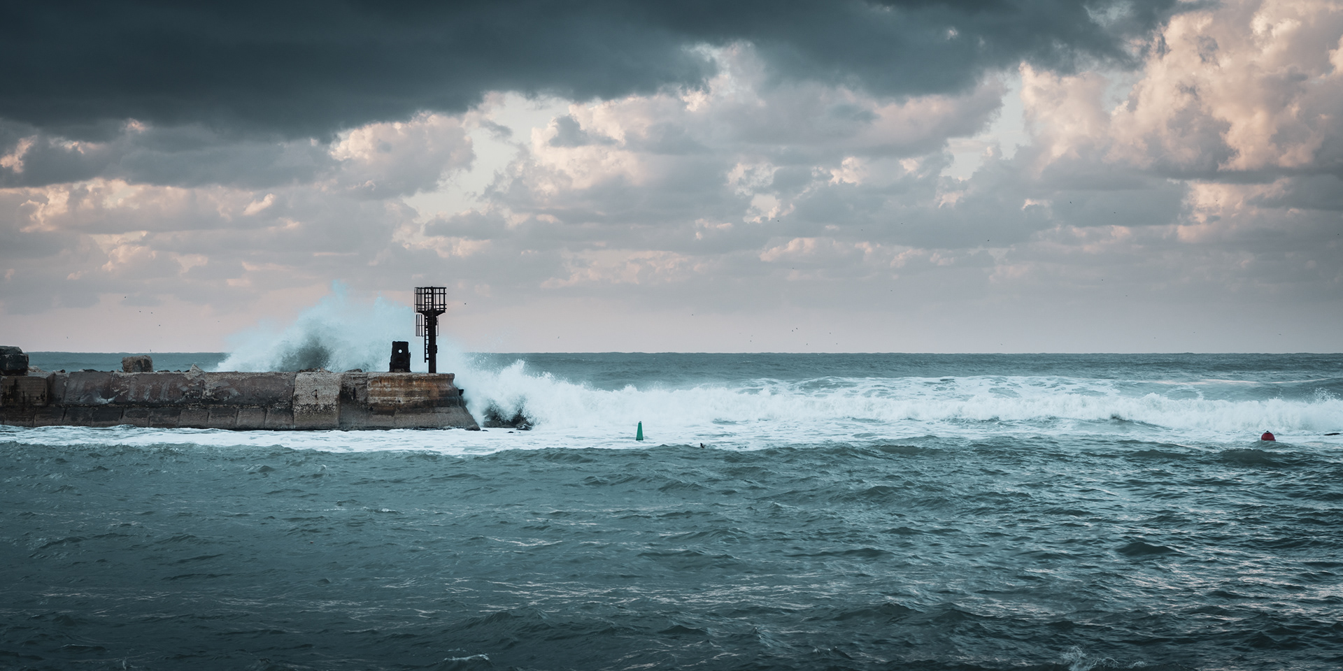 TEL AVIV | STORMY DAY